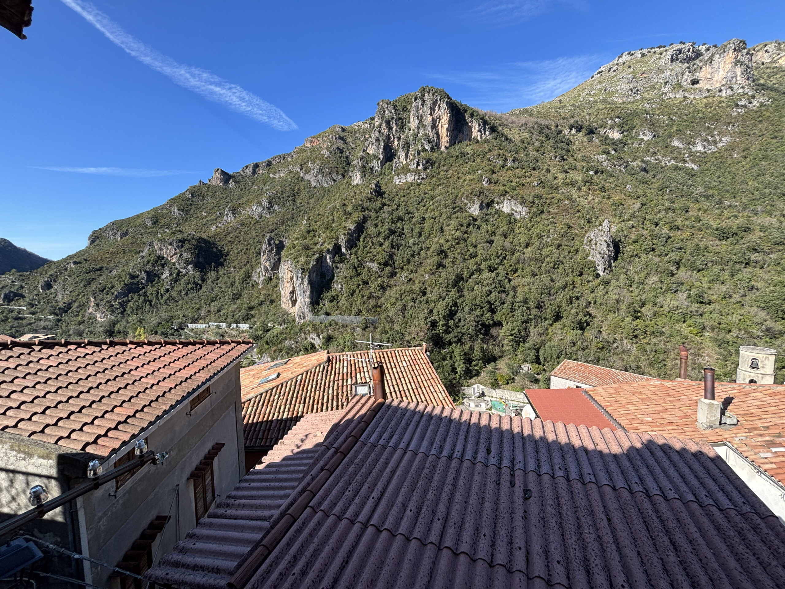 Orsomarso development - House to be renovated, Additional building, Basement, Close to Pollino Rafting.