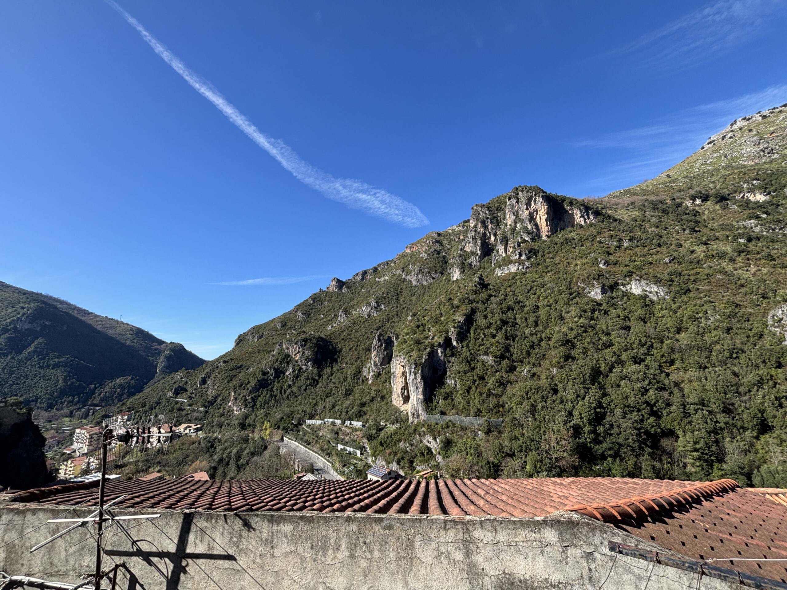 Orsomarso development - House to be renovated, Additional building, Basement, Close to Pollino Rafting.