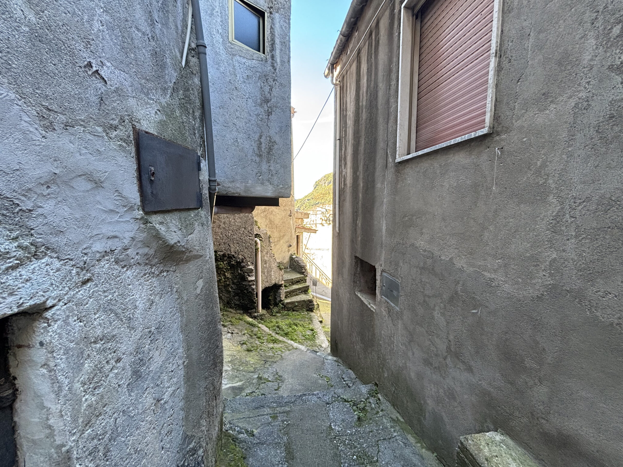 Orsomarso development - House to be renovated, Additional building, Basement, Close to Pollino Rafting.