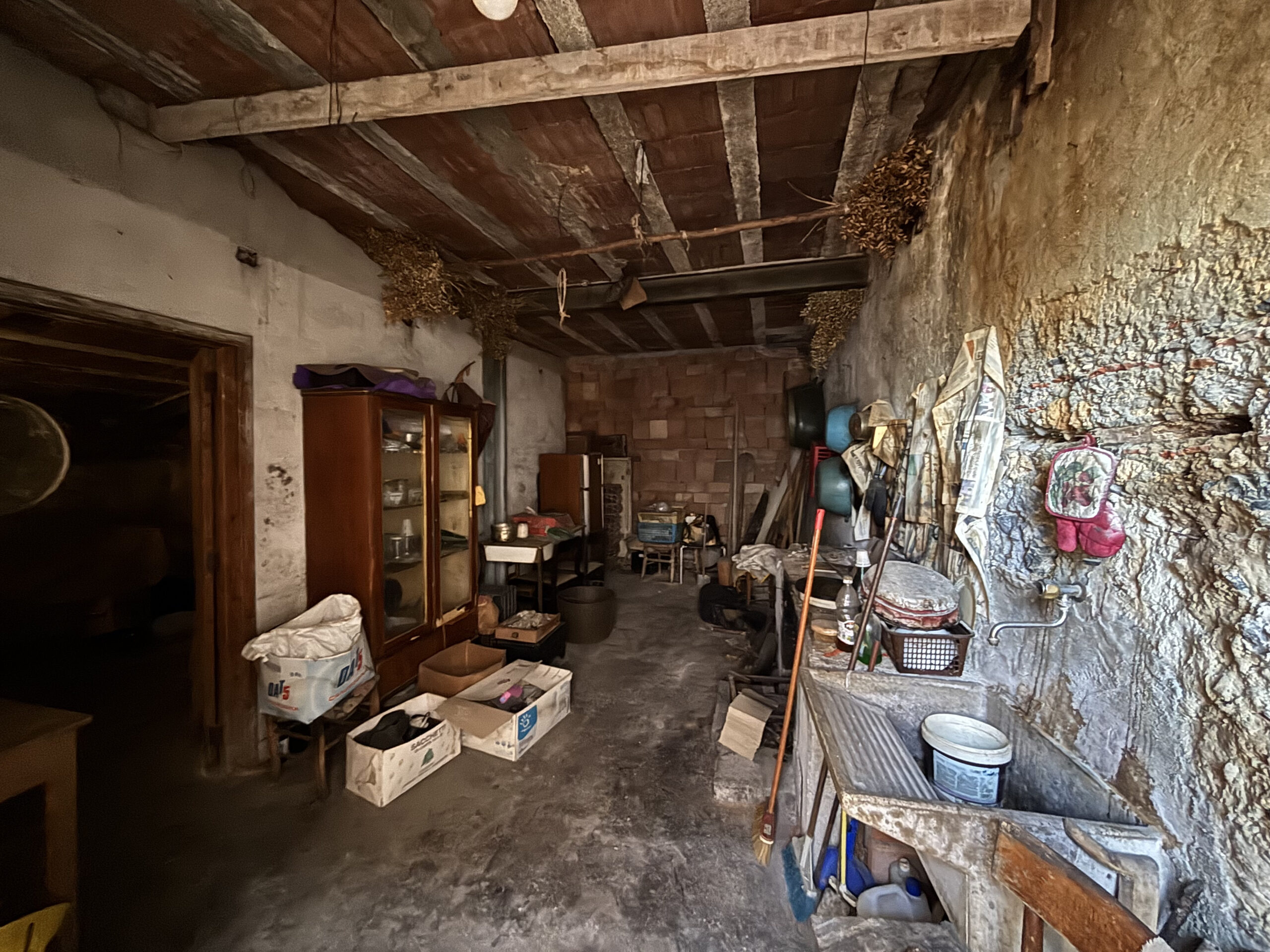 Orsomarso development - House to be renovated, Additional building, Basement, Close to Pollino Rafting.