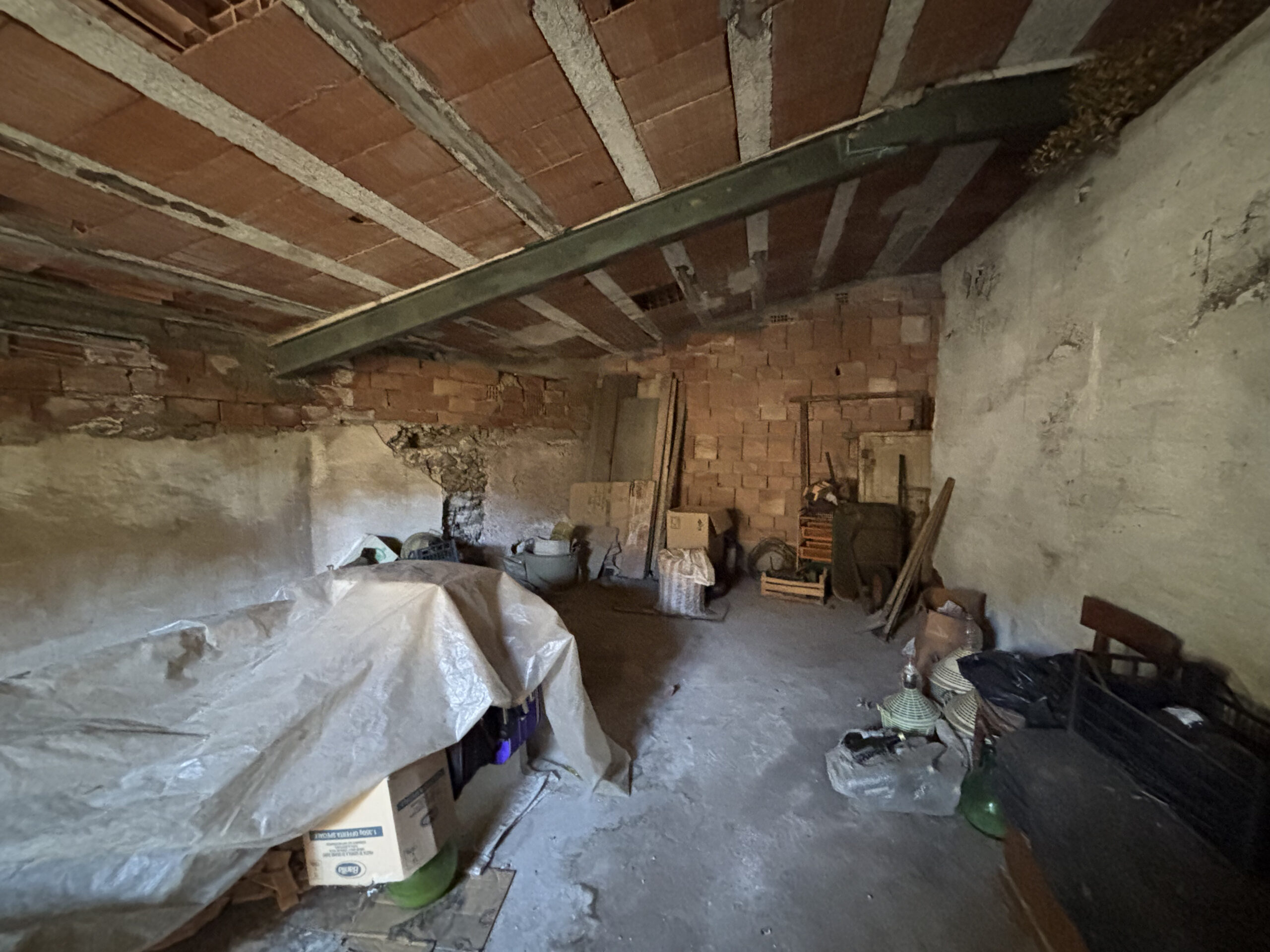 Orsomarso development - House to be renovated, Additional building, Basement, Close to Pollino Rafting.