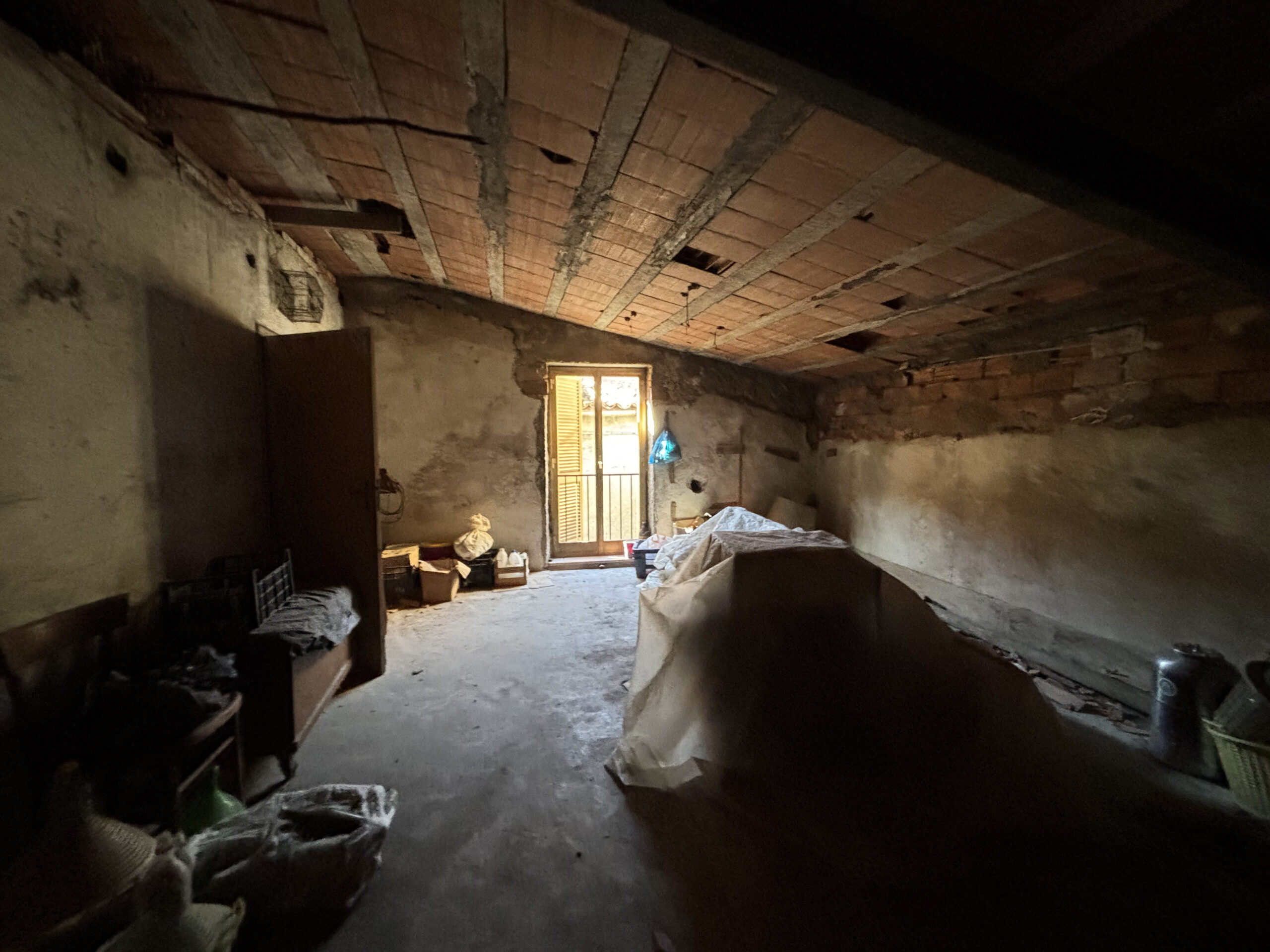 Orsomarso development - House to be renovated, Additional building, Basement, Close to Pollino Rafting.