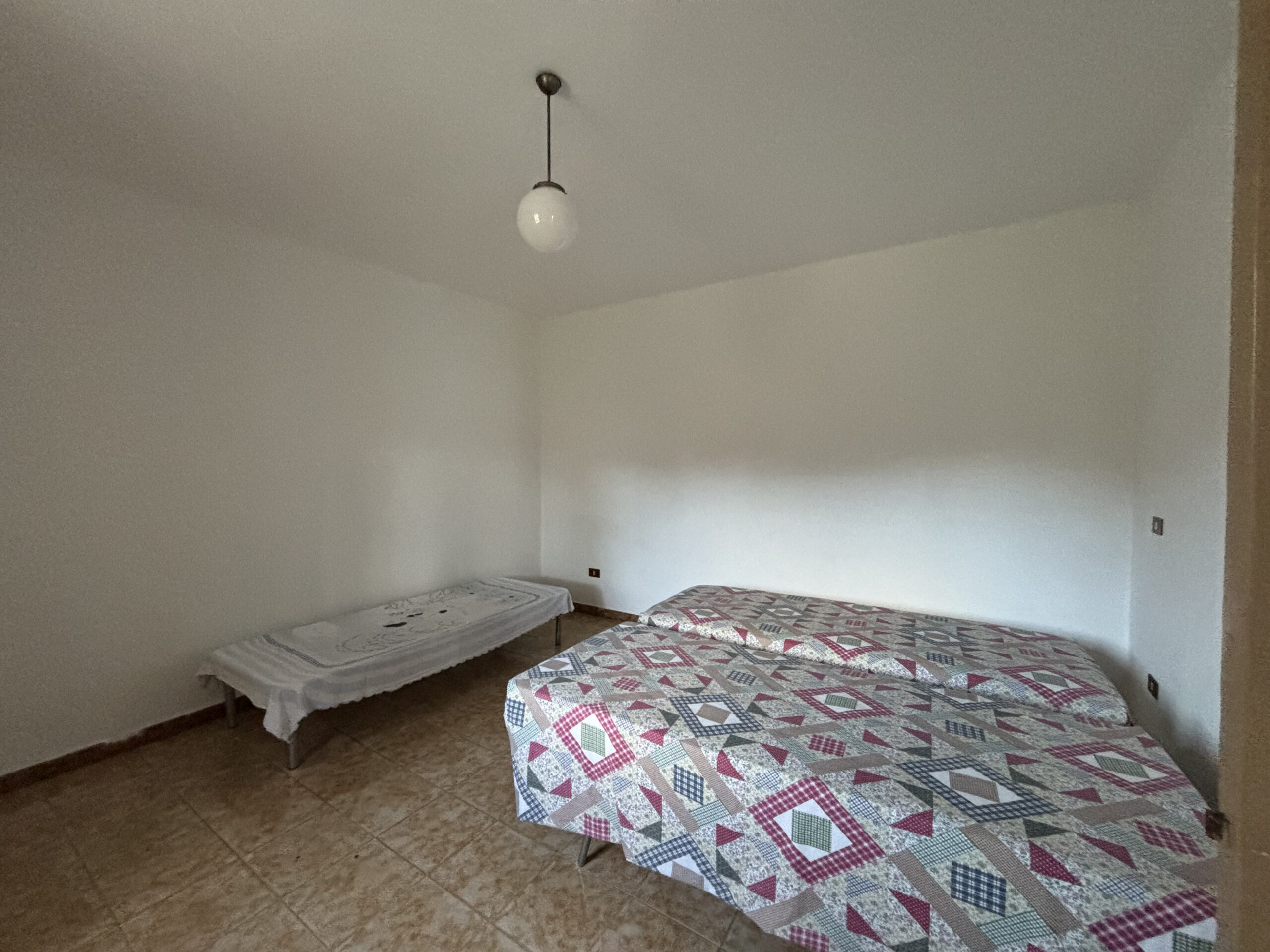 Villa 200m² Lauria Pecorone - Plot 4000m², 2 Kitchens, Fireplaces, Close to Lago Sirino and Pollino.