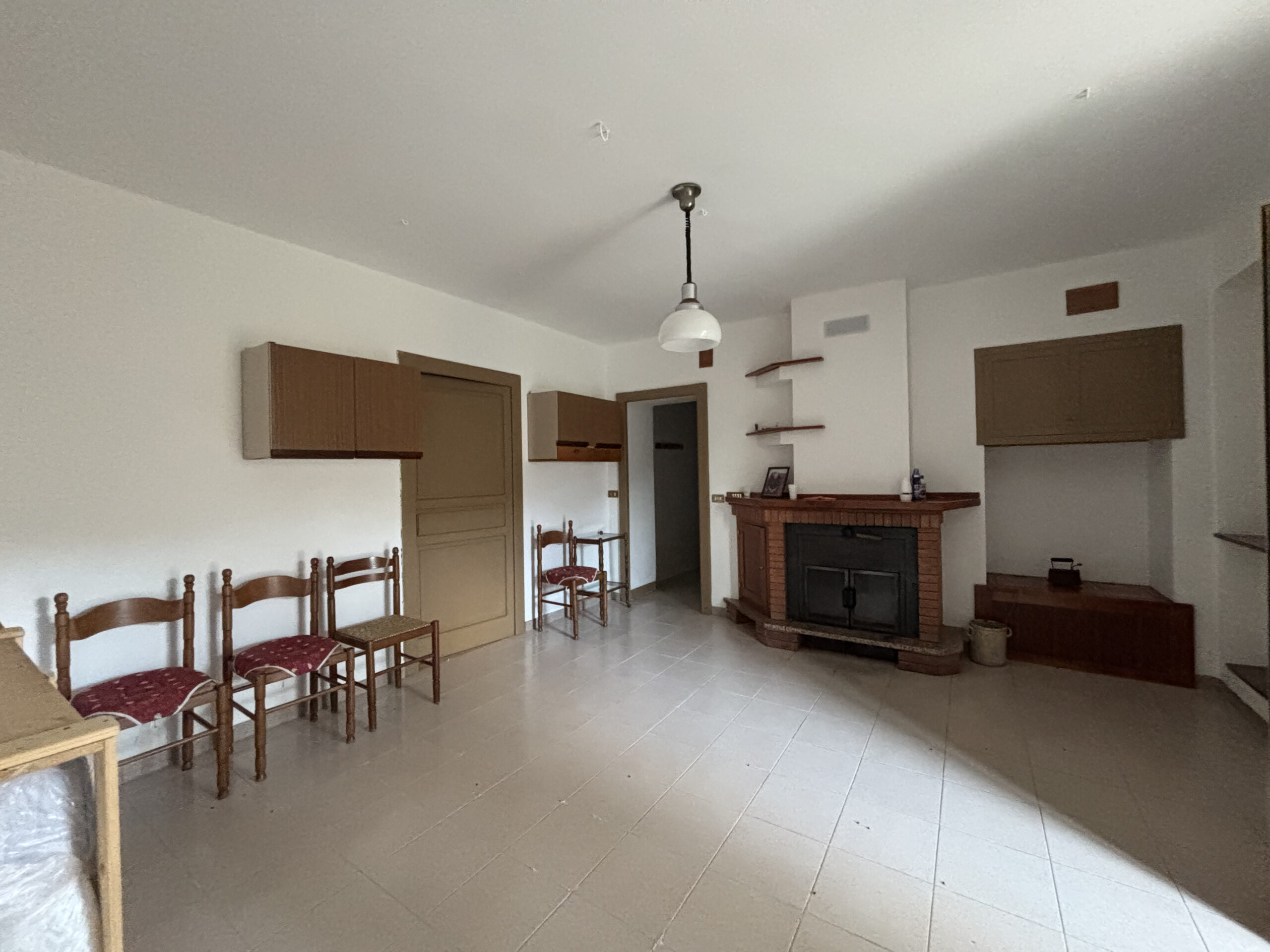 Villa 200m² Lauria Pecorone - Plot 4000m², 2 Kitchens, Fireplaces, Close to Lago Sirino and Pollino.