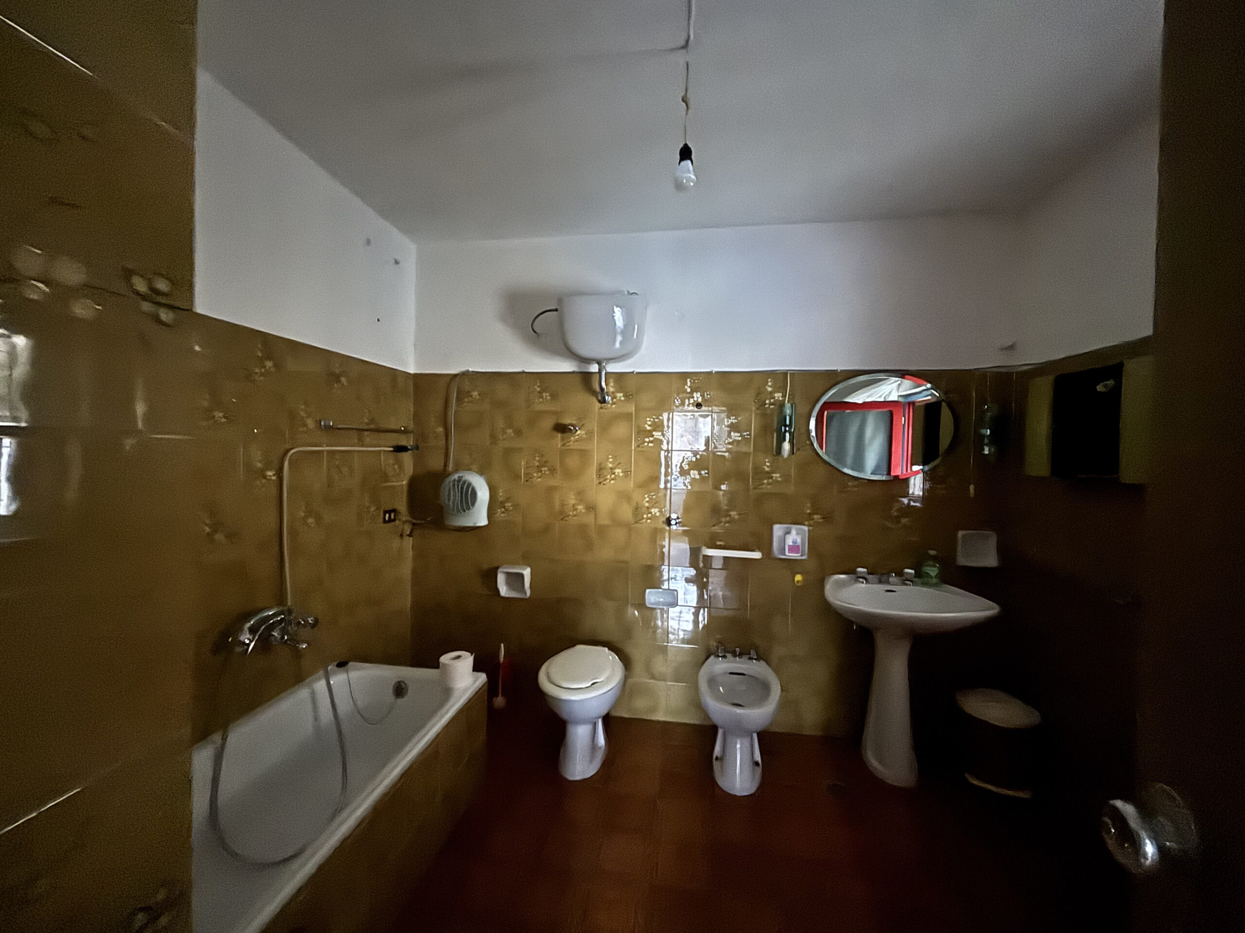 Villa 200m² Lauria Pecorone - Plot 4000m², 2 Kitchens, Fireplaces, Close to Lago Sirino and Pollino.