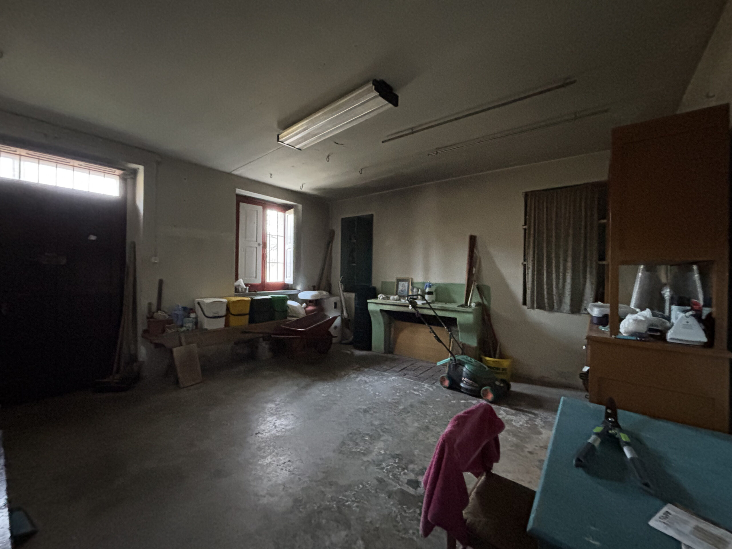 Villa 200m² Lauria Pecorone - Plot 4000m², 2 Kitchens, Fireplaces, Close to Lago Sirino and Pollino.