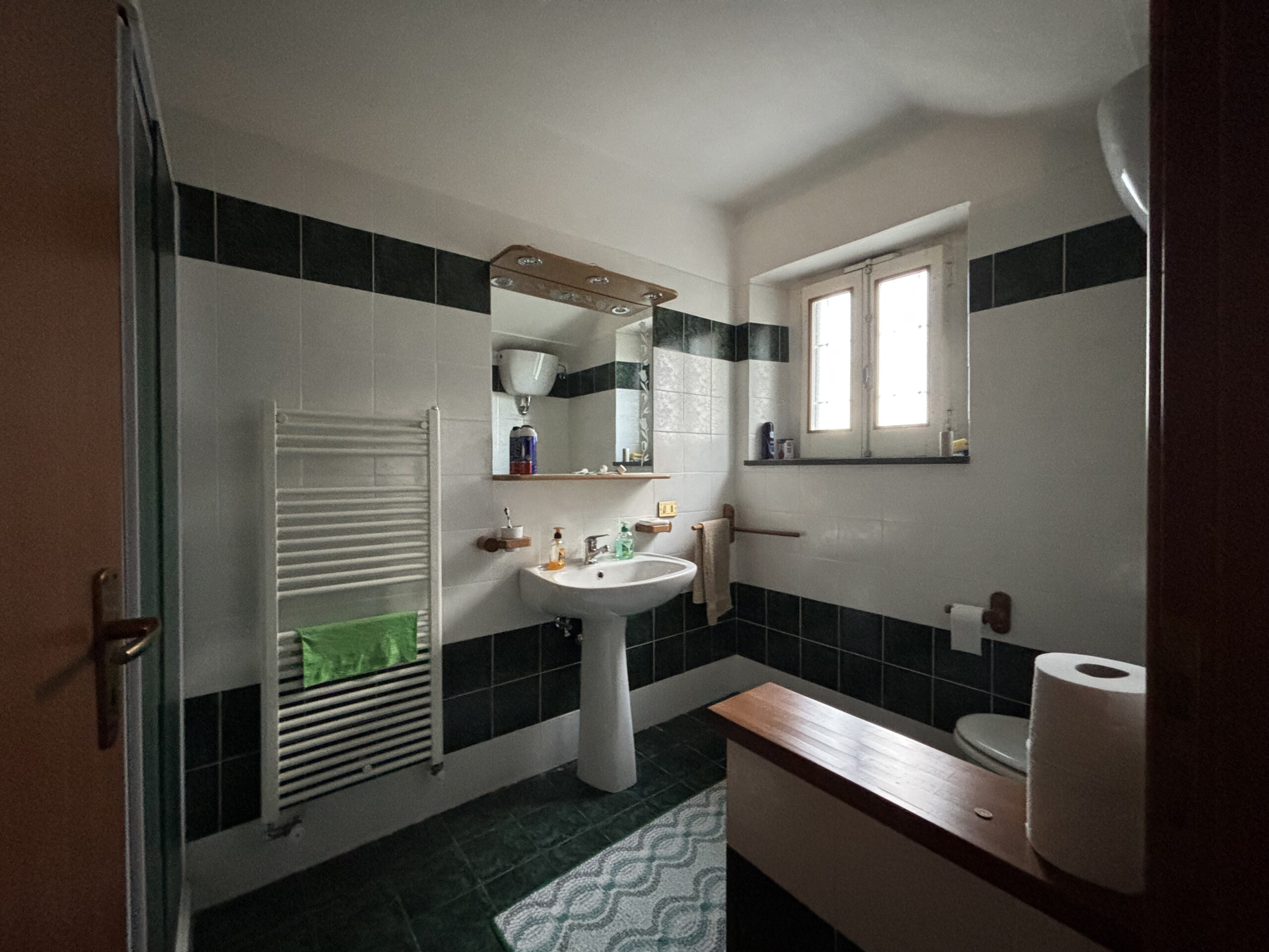 Villa 200m² Lauria Pecorone - Plot 4000m², 2 Kitchens, Fireplaces, Close to Lago Sirino and Pollino.