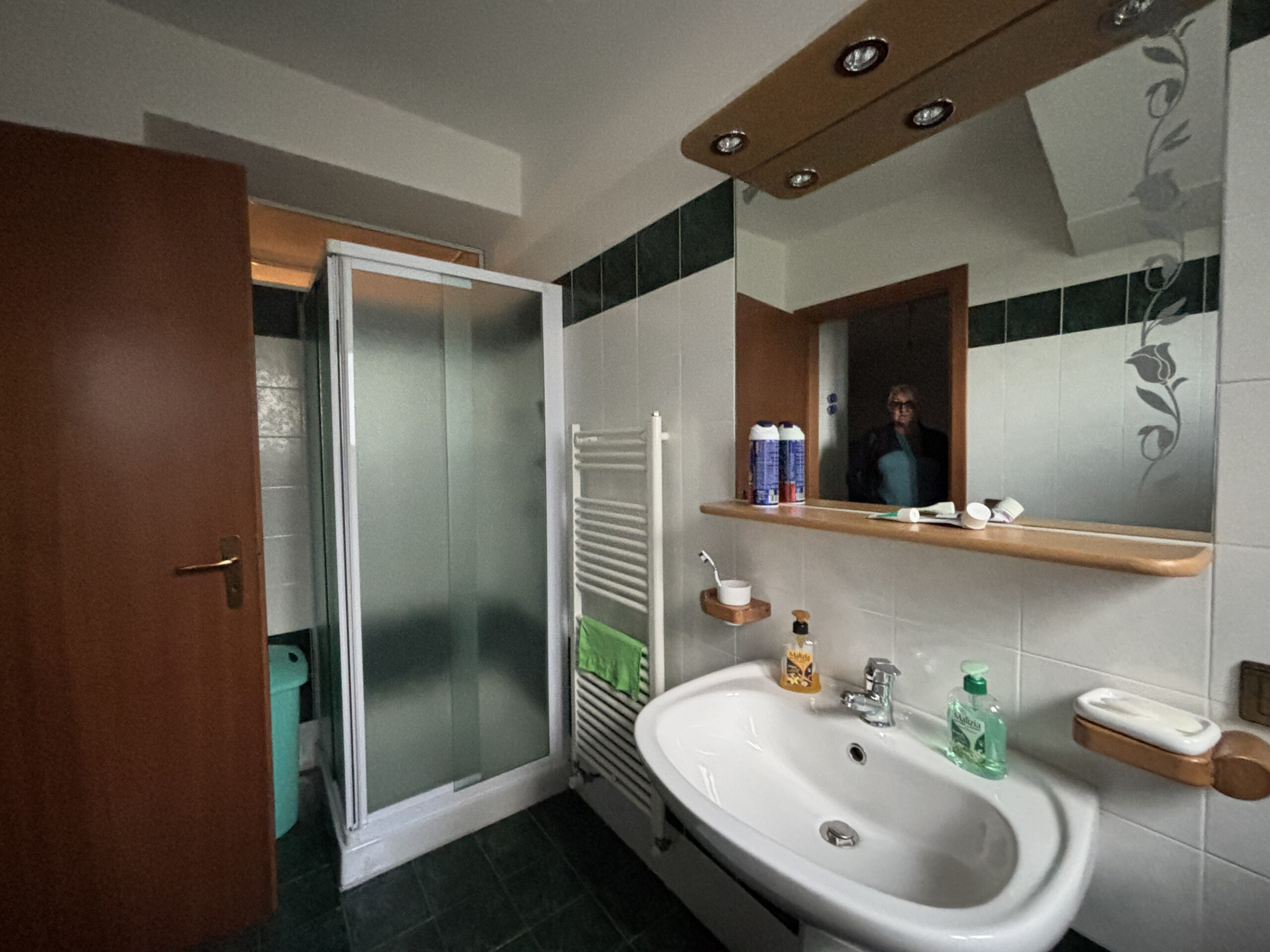 Villa 200m² Lauria Pecorone - Plot 4000m², 2 Kitchens, Fireplaces, Close to Lago Sirino and Pollino.