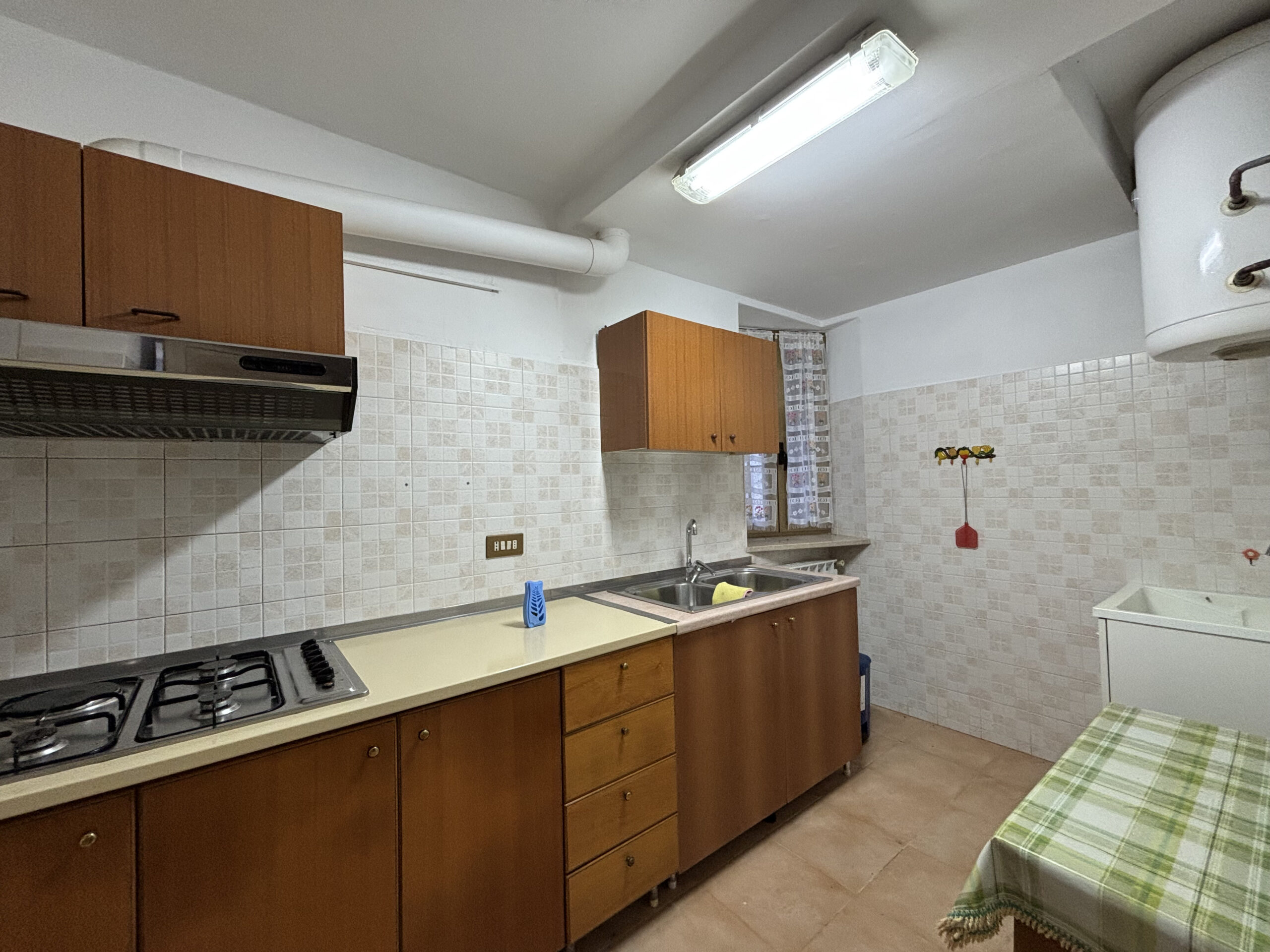 Villa 200m² Lauria Pecorone - Plot 4000m², 2 Kitchens, Fireplaces, Close to Lago Sirino and Pollino.