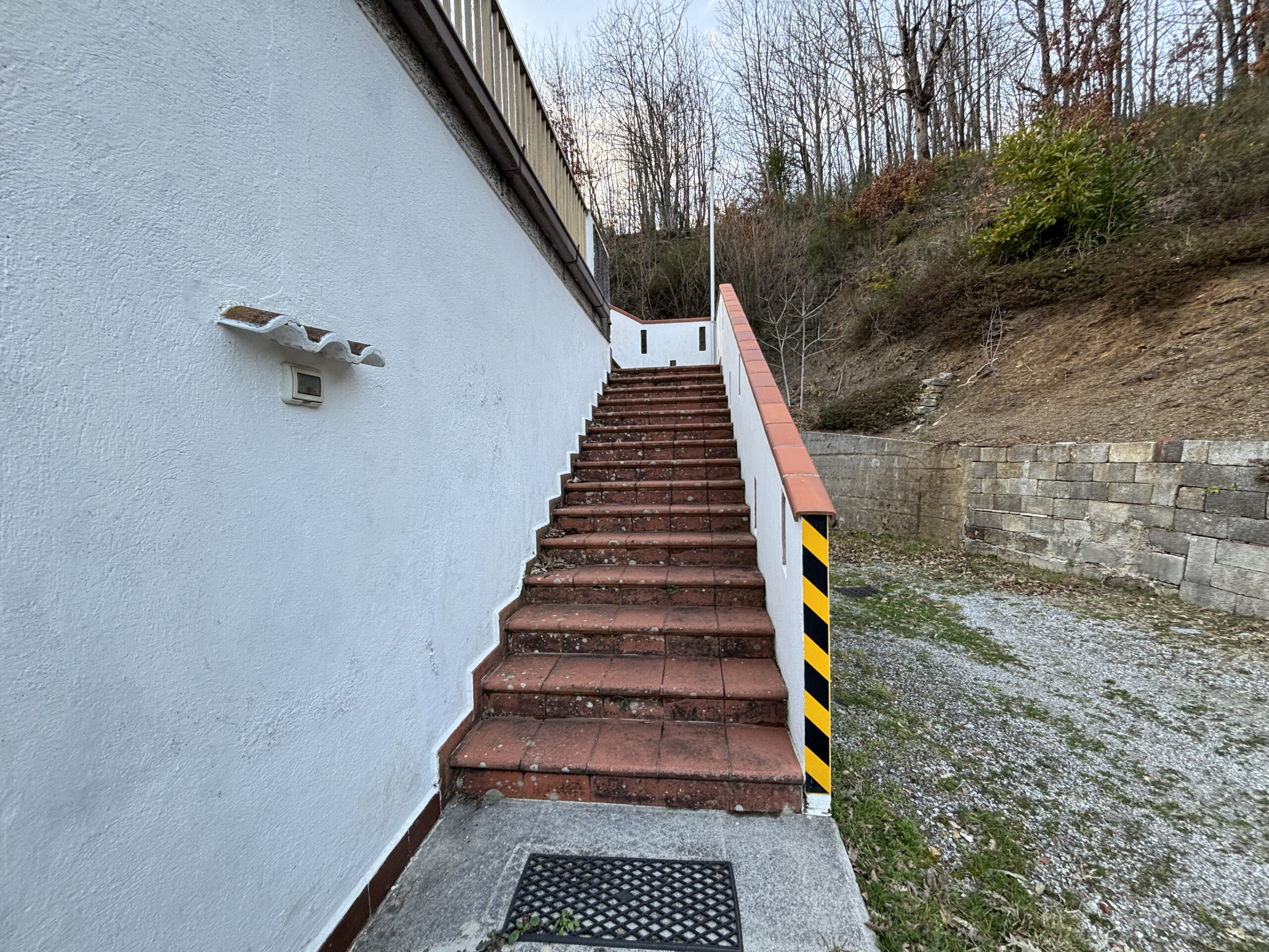 Villa 200m² Lauria Pecorone - Plot 4000m², 2 Kitchens, Fireplaces, Close to Lago Sirino and Pollino.