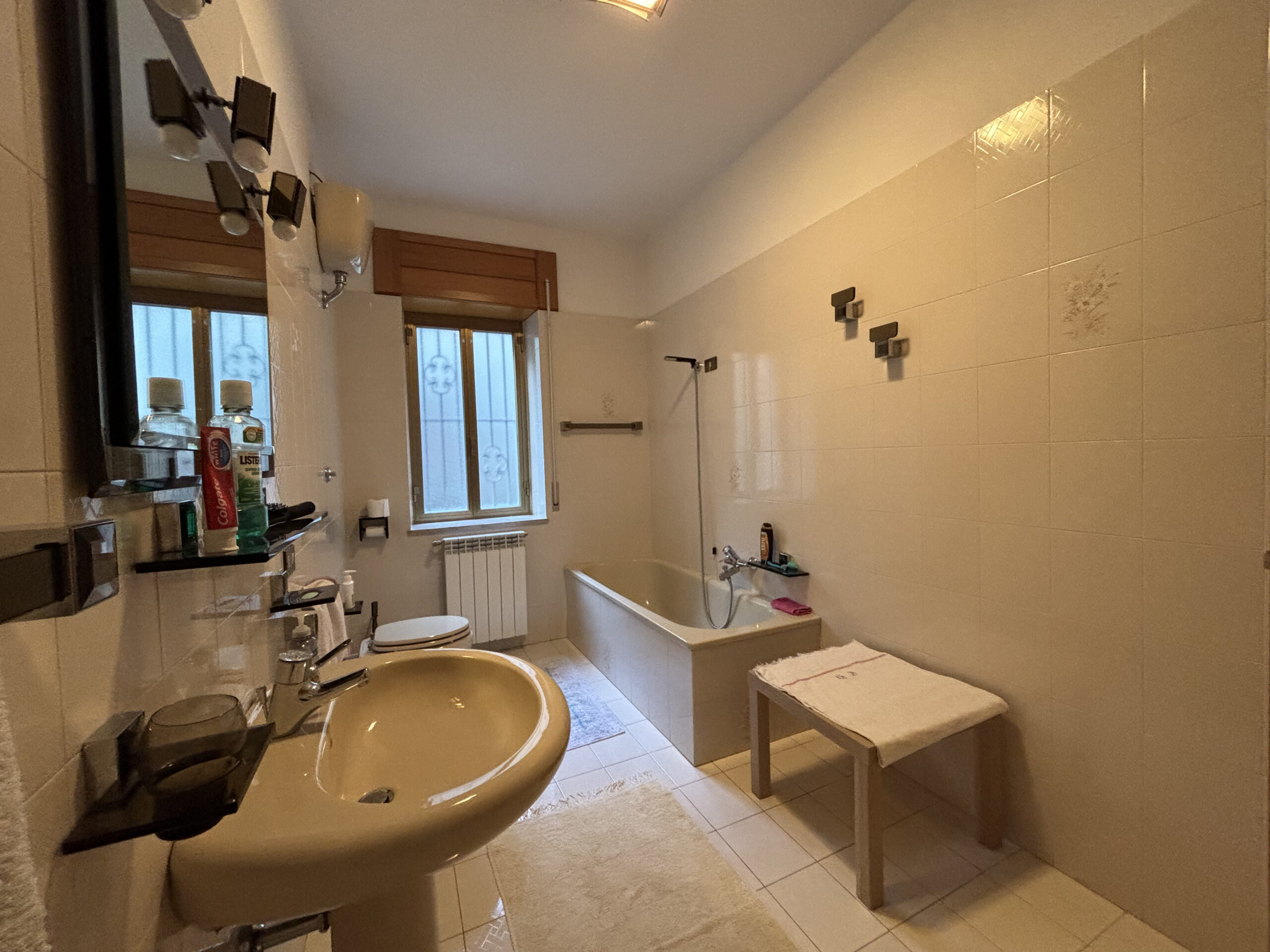 Villa 200m² Lauria Pecorone - Plot 4000m², 2 Kitchens, Fireplaces, Close to Lago Sirino and Pollino.