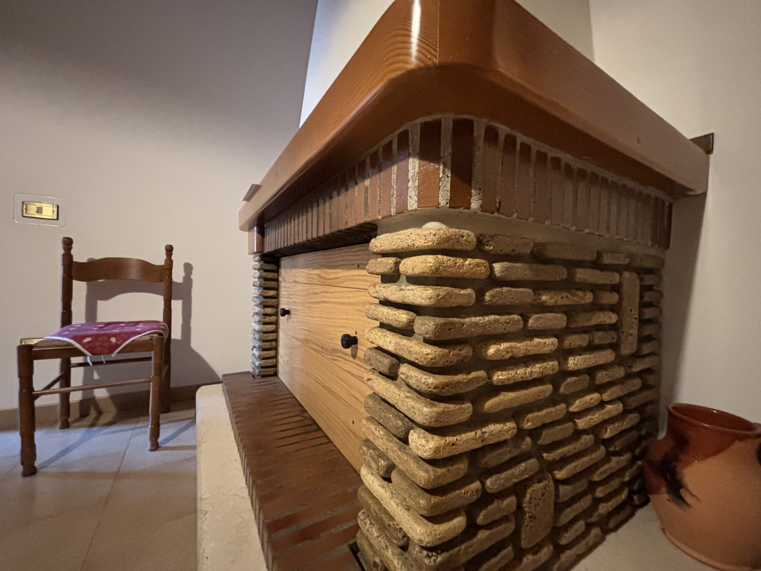 Villa 200m² Lauria Pecorone - Plot 4000m², 2 Kitchens, Fireplaces, Close to Lago Sirino and Pollino.