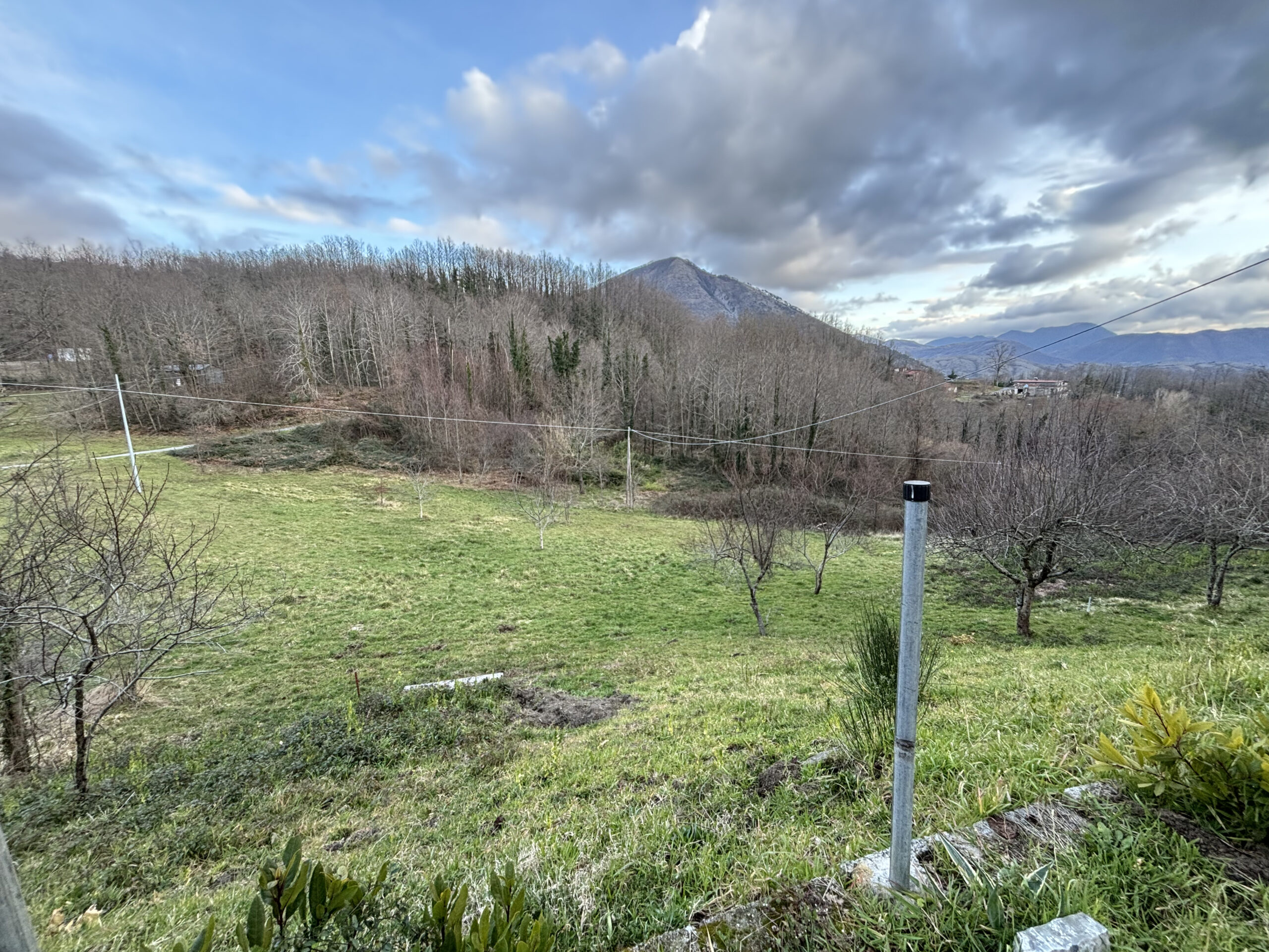 Villa 200m² Lauria Pecorone - Plot 4000m², 2 Kitchens, Fireplaces, Close to Lago Sirino and Pollino.
