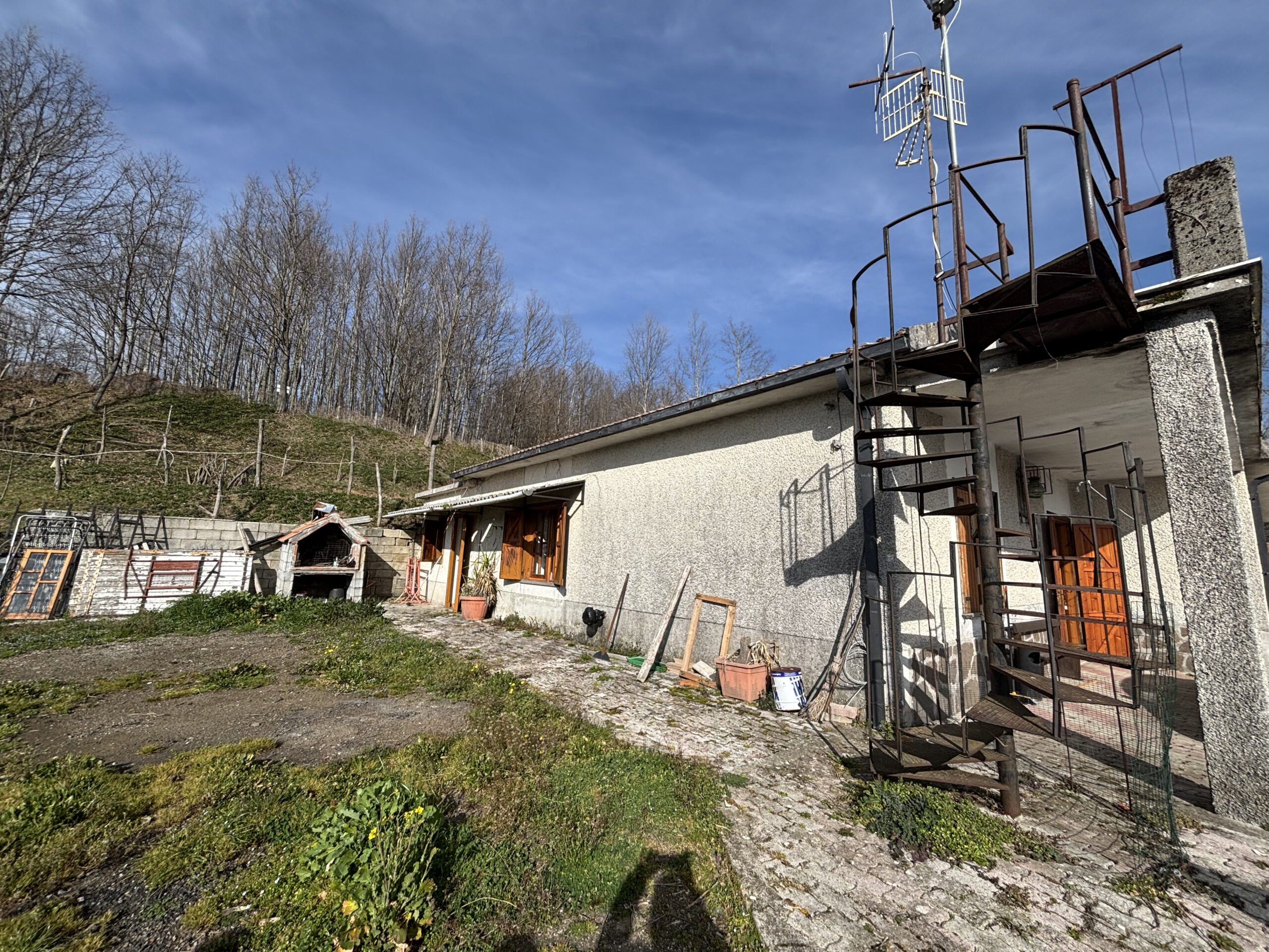 Freehold villa in Lauria-Cogliandrino.