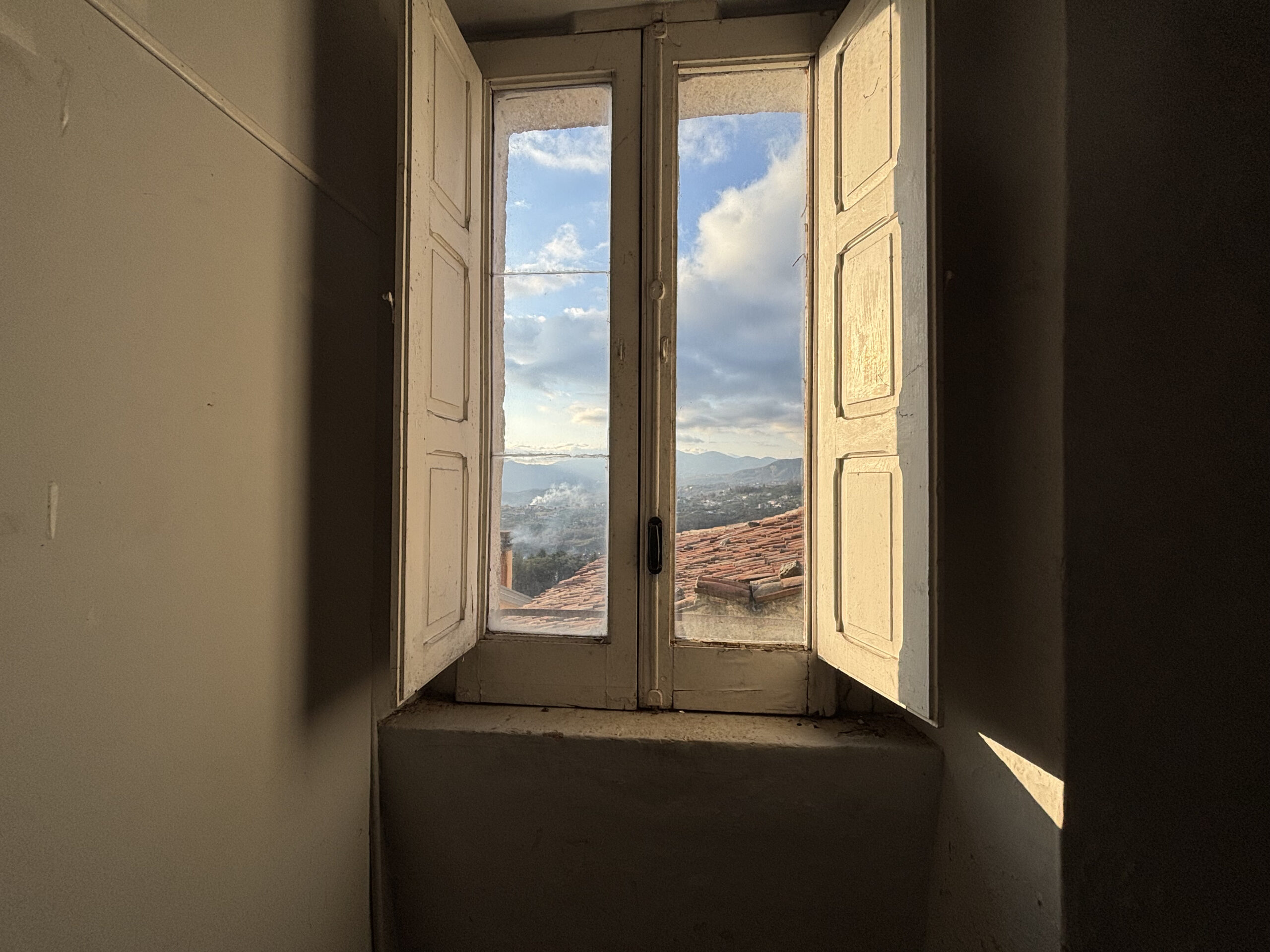 Home for Major Renovation Lauria - Investment in Historic Center with Views of the Valley and Basilicata Mountains.