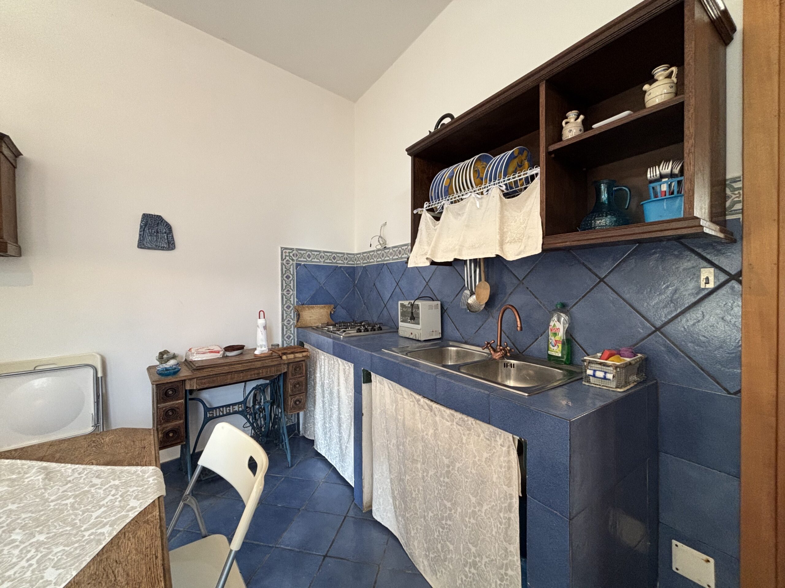 Tortora duplex flat - Medieval Centre, Tyrrhenian Sea view, Investment.