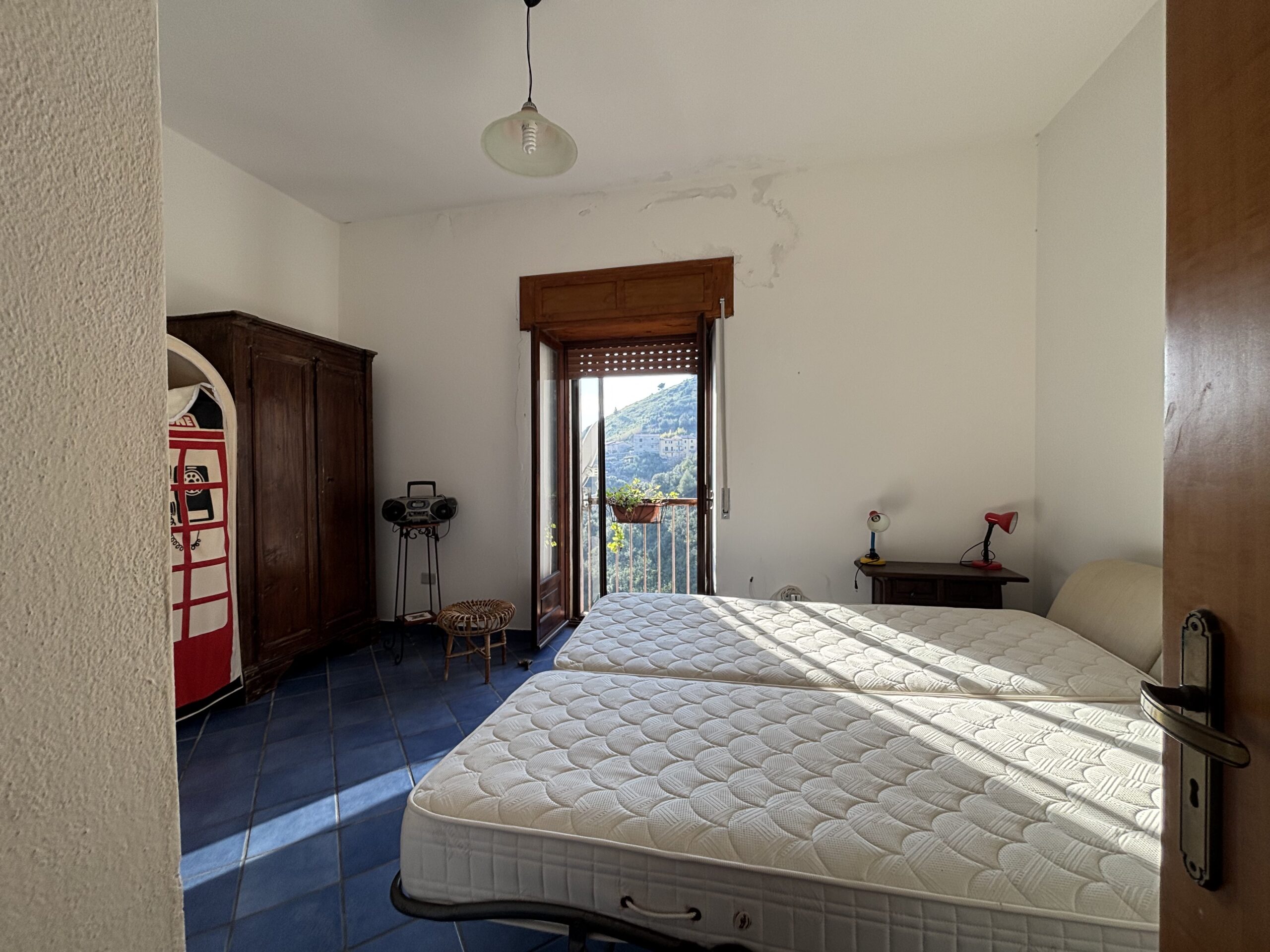 Tortora duplex flat - Medieval Centre, Tyrrhenian Sea view, Investment.