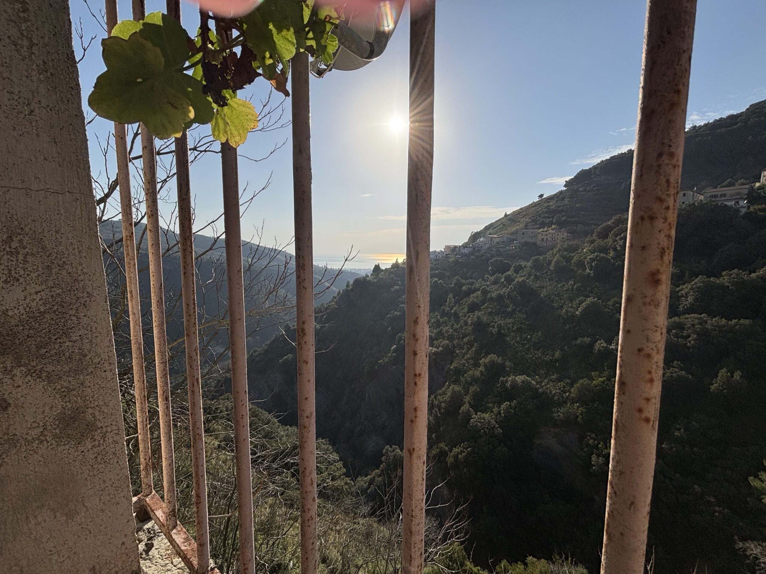 Tortora duplex flat - Medieval Centre, Tyrrhenian Sea view, Investment.