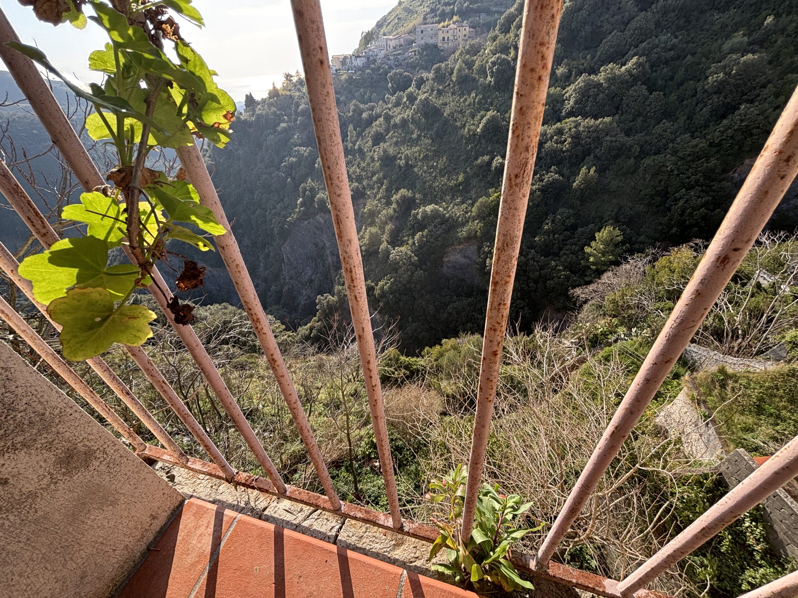 Tortora duplex flat - Medieval Centre, Tyrrhenian Sea view, Investment.