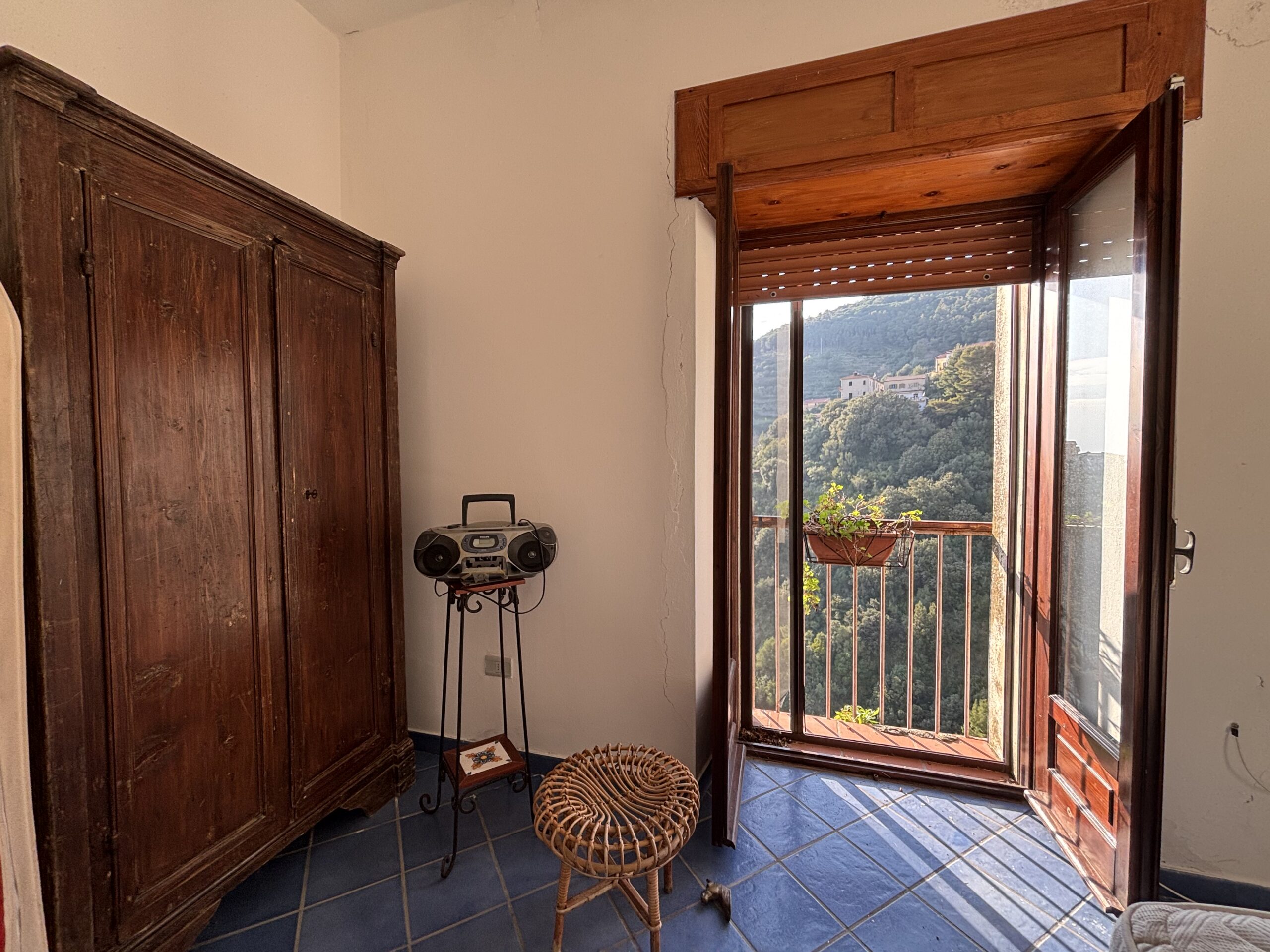 Tortora duplex flat - Medieval Centre, Tyrrhenian Sea view, Investment.