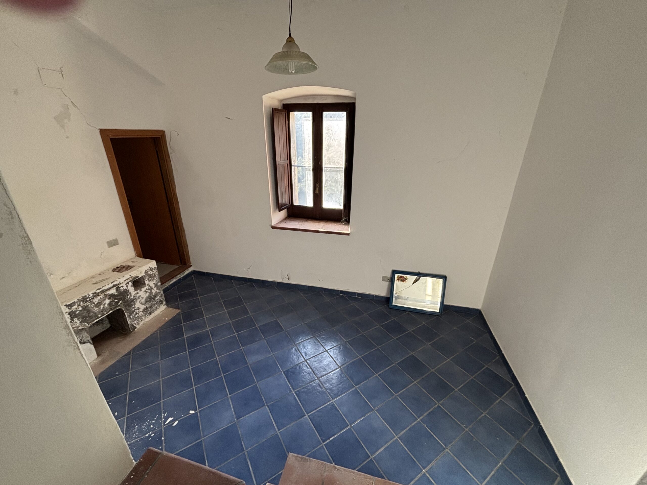 Tortora duplex flat - Medieval Centre, Tyrrhenian Sea view, Investment.