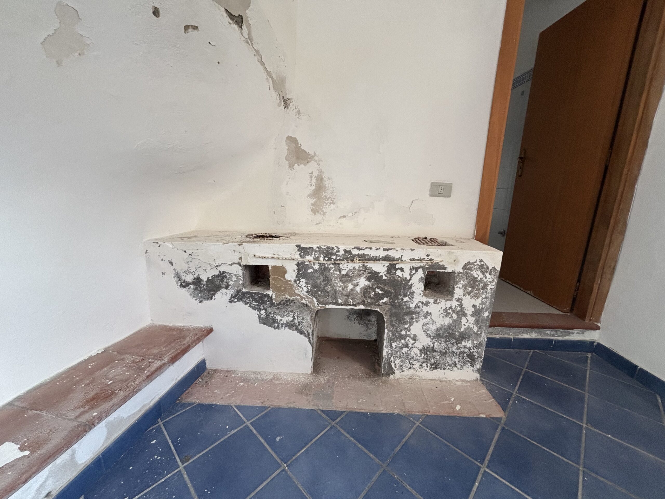 Tortora duplex flat - Medieval Centre, Tyrrhenian Sea view, Investment.