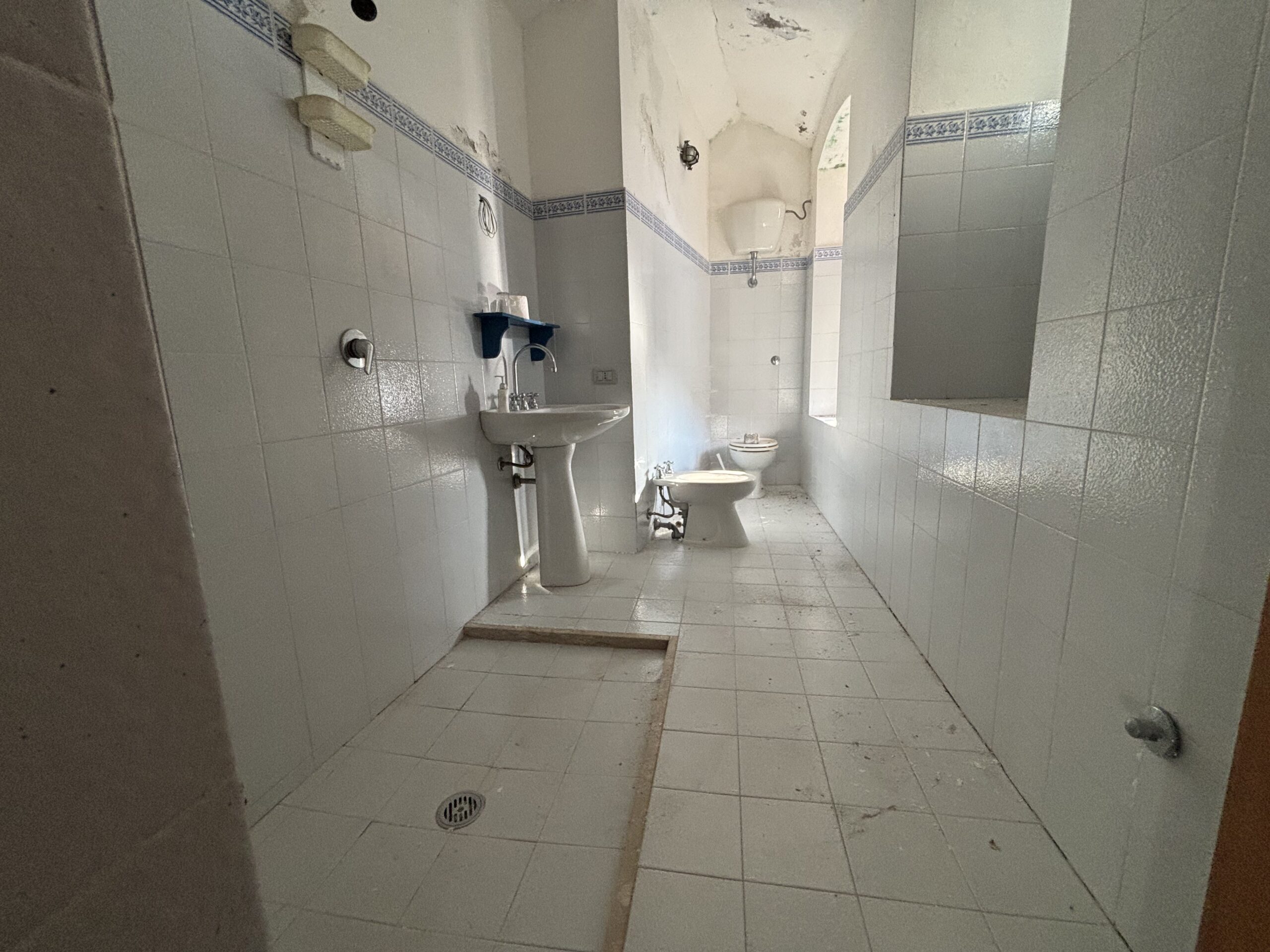 Tortora duplex flat - Medieval Centre, Tyrrhenian Sea view, Investment.