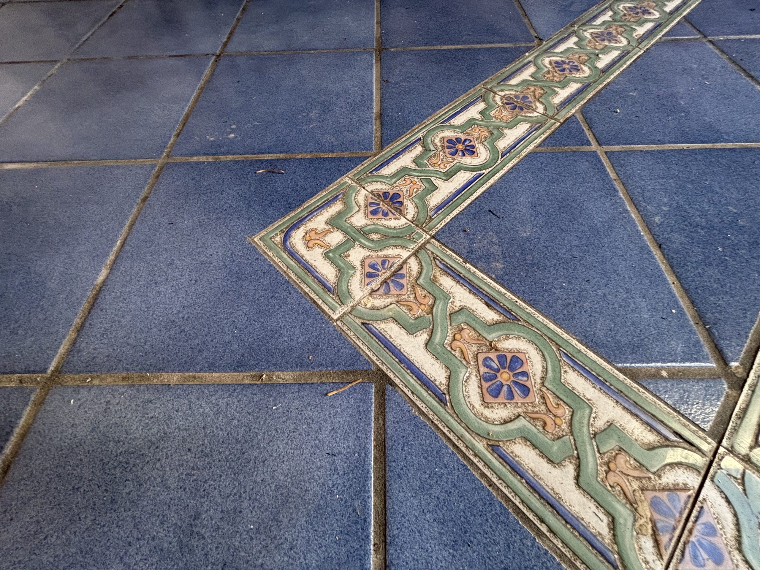 Tortora duplex flat - Medieval Centre, Tyrrhenian Sea view, Investment.