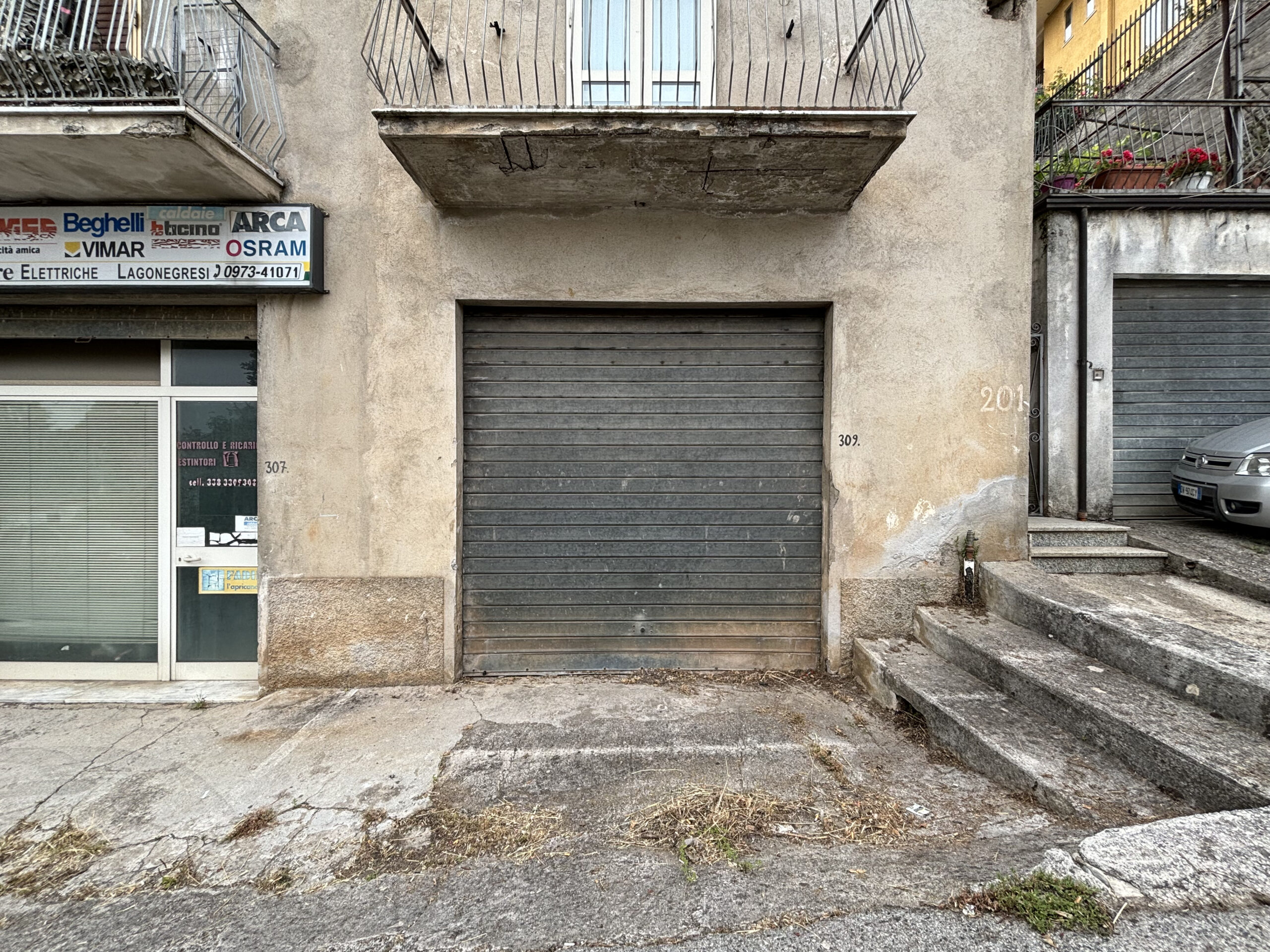 Investment Apartment Lagonegro - Historic Centre, 3 Rooms, Garage, B&B Basilicata potential.