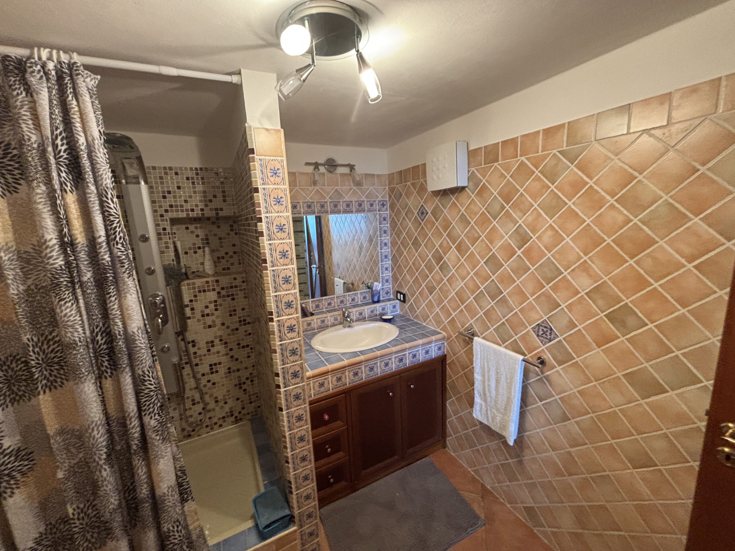 Apartment Maierà 7km from the Sea - Two Independent Apartments, View of the Cedar Riviera, Two Kitchens.