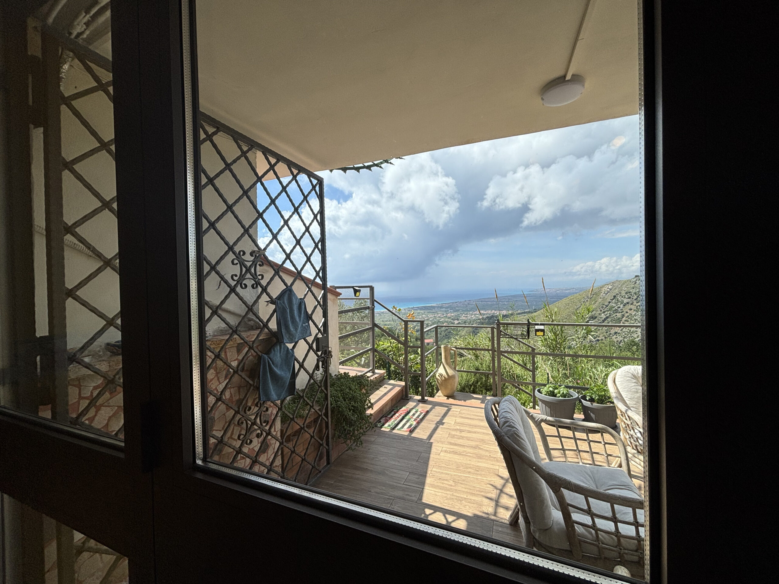 Apartment Maierà 7km from the Sea - Two Independent Apartments, View of the Cedar Riviera, Two Kitchens.