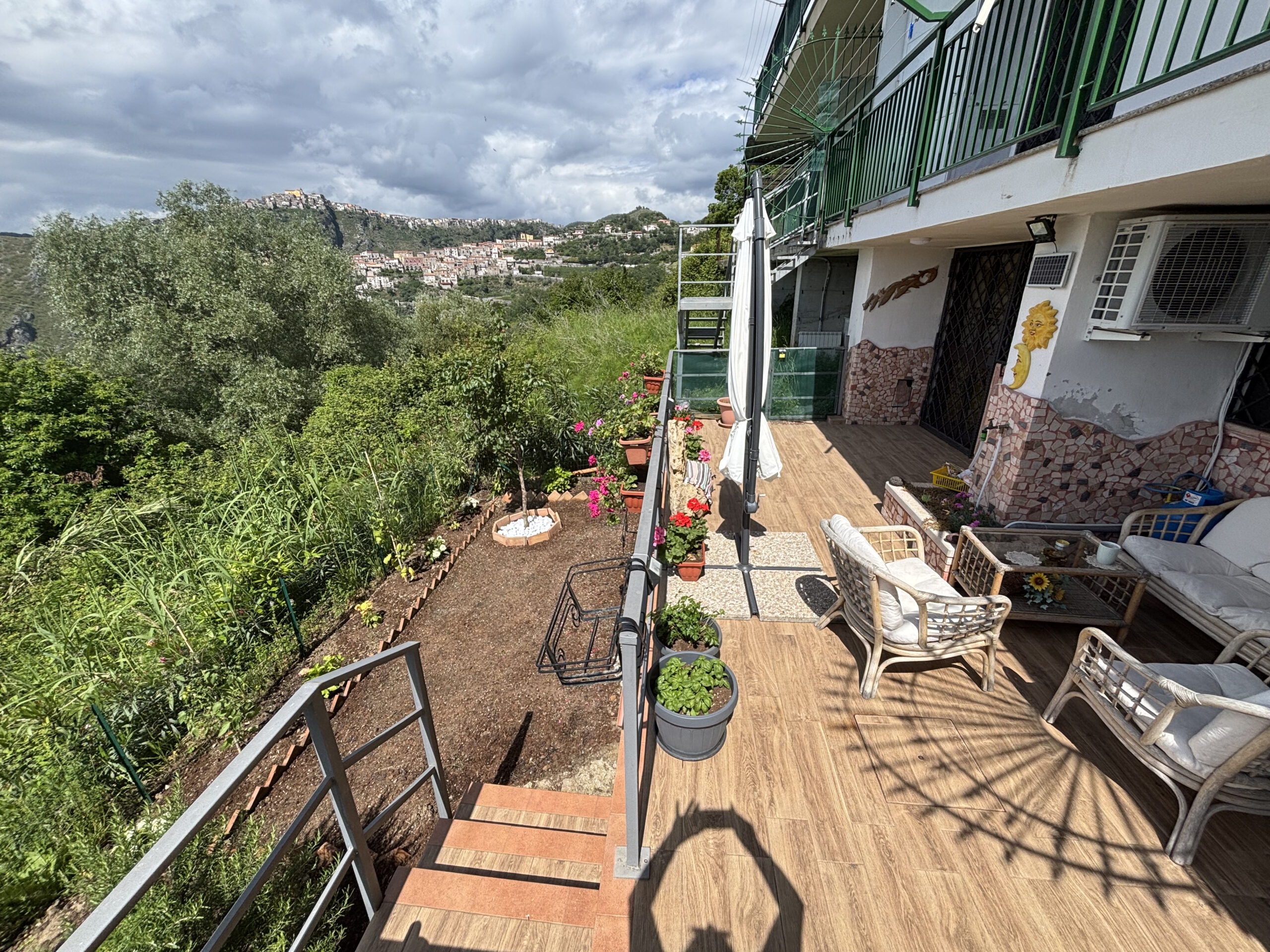 Apartment Maierà 7km from the Sea - Two Independent Apartments, View of the Cedar Riviera, Two Kitchens.