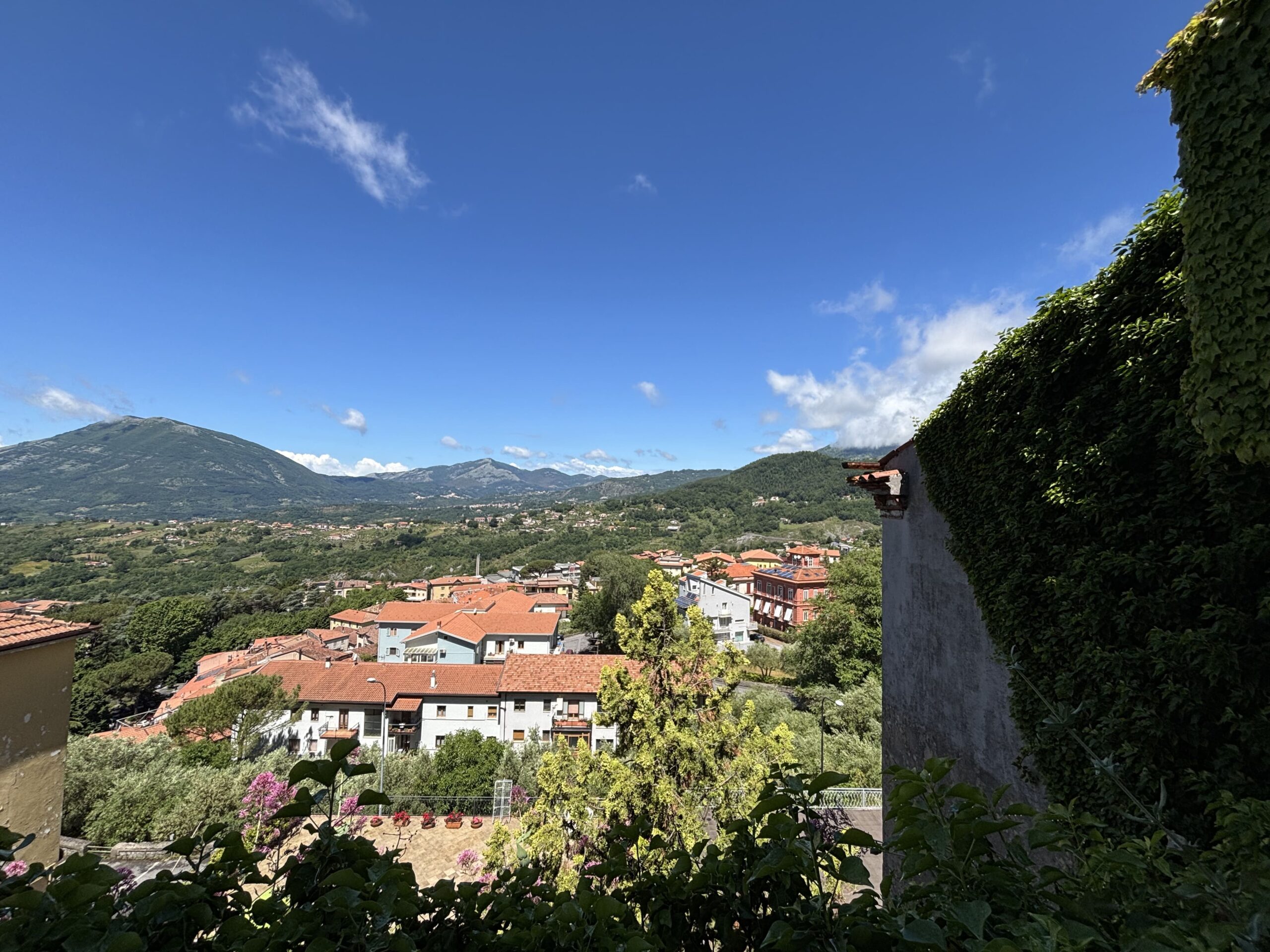 Home to Renovate Lauria - 80m², Garage Carved in Rock, View of Monte Arno Basilicata.