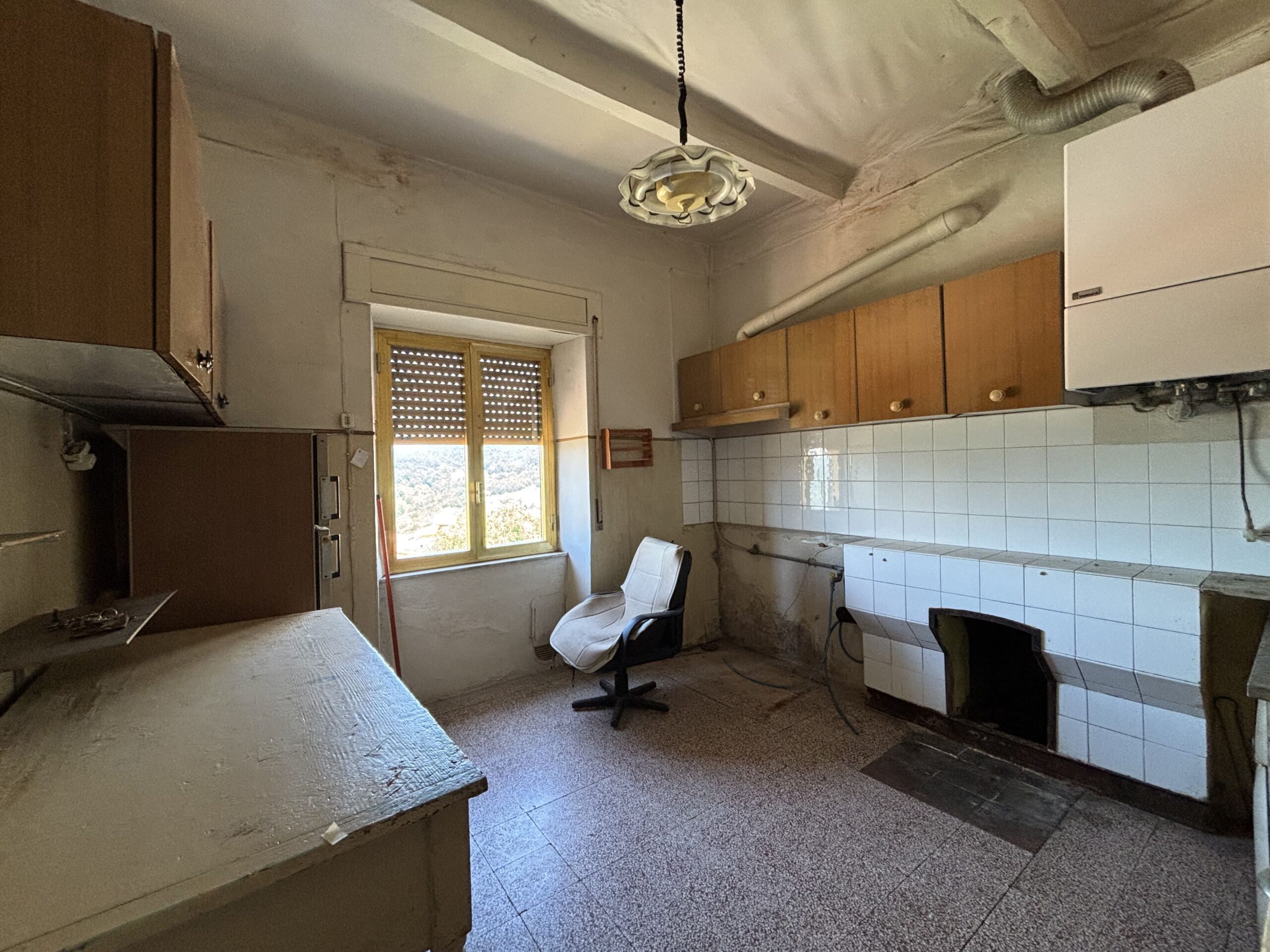 Home to Renovate Lauria - 80m², Garage Carved in Rock, View of Monte Arno Basilicata.