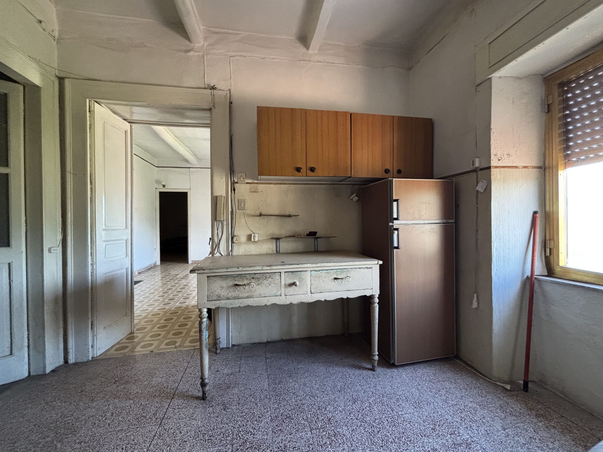 Home to Renovate Lauria - 80m², Garage Carved in Rock, View of Monte Arno Basilicata.