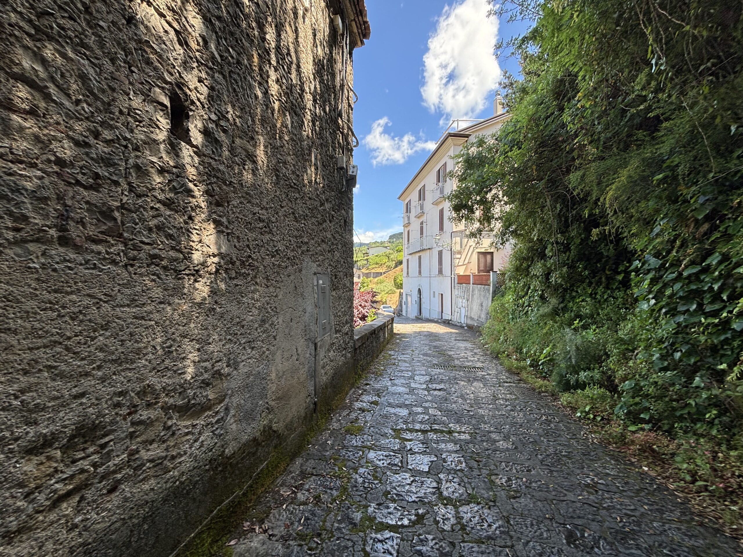 Home to Renovate Lauria - 80m², Garage Carved in Rock, View of Monte Arno Basilicata.