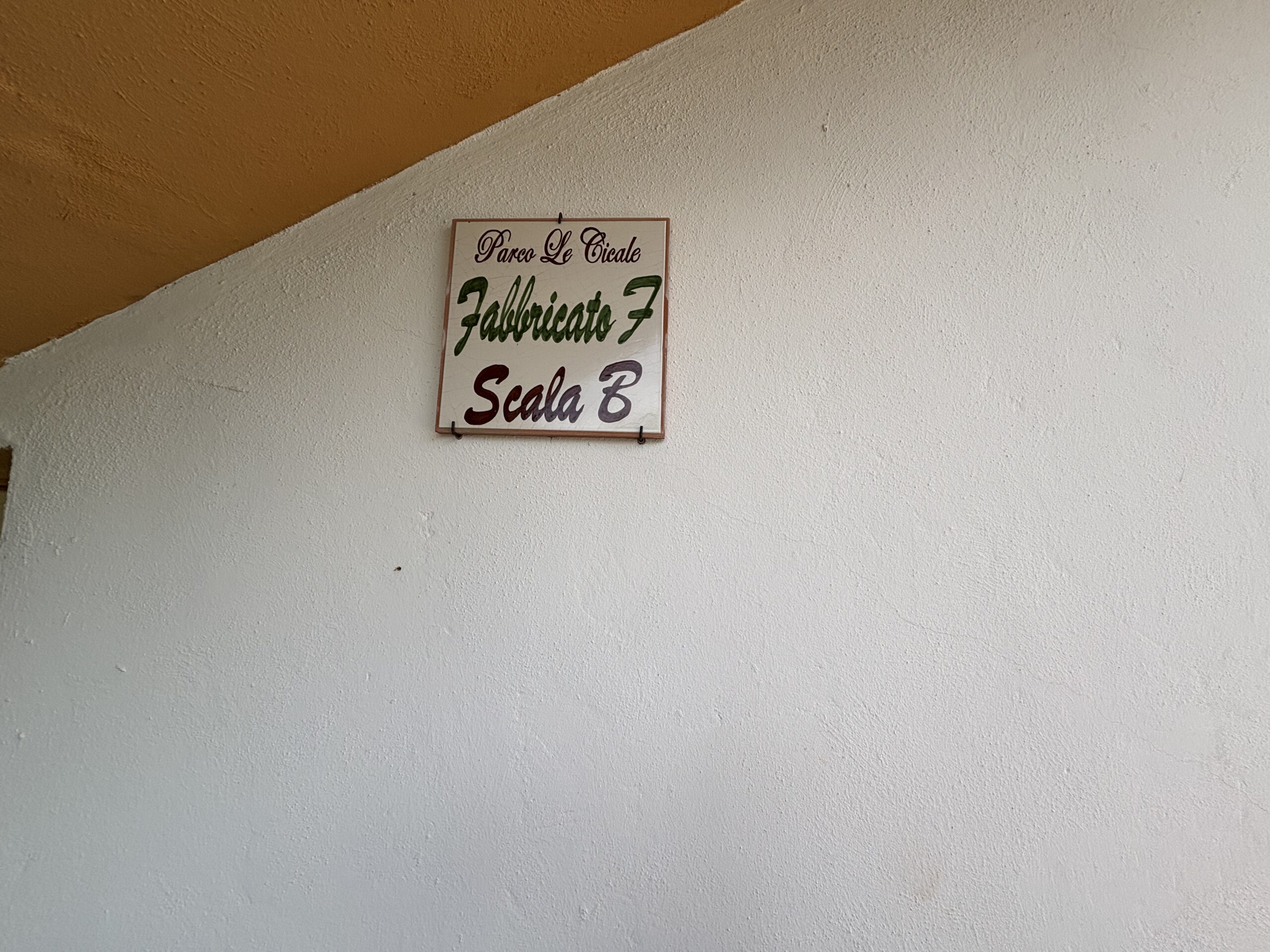 Inwestycyjny Dom Szeregowy Scalea / San Nicola Arcella – Dwa Apartamenty na Wynajem Kalabria