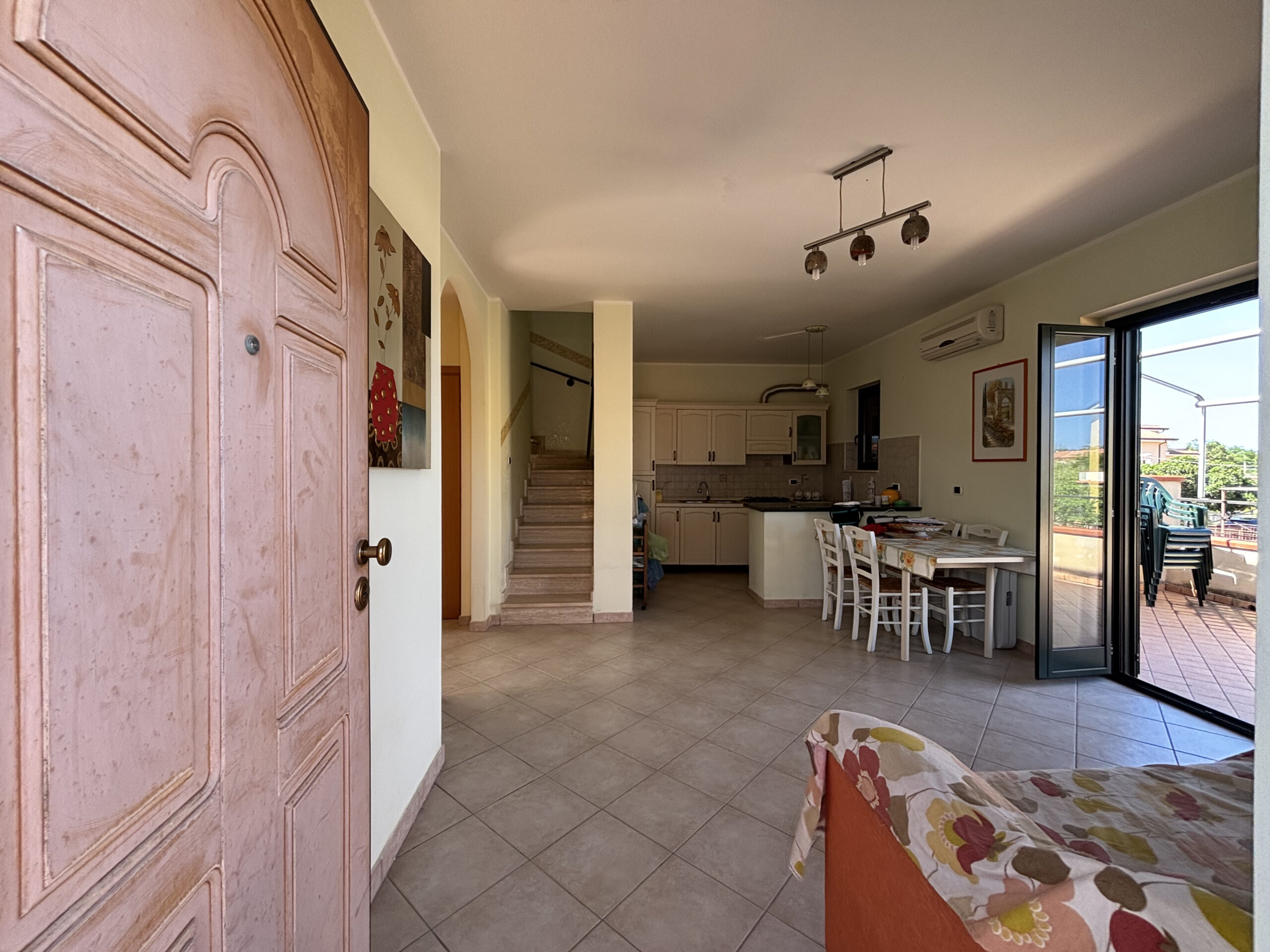House 140m² Cirella - 100m from the Sea, Garden, 3 Bedrooms and View of the Ruins of Antica Cirella.