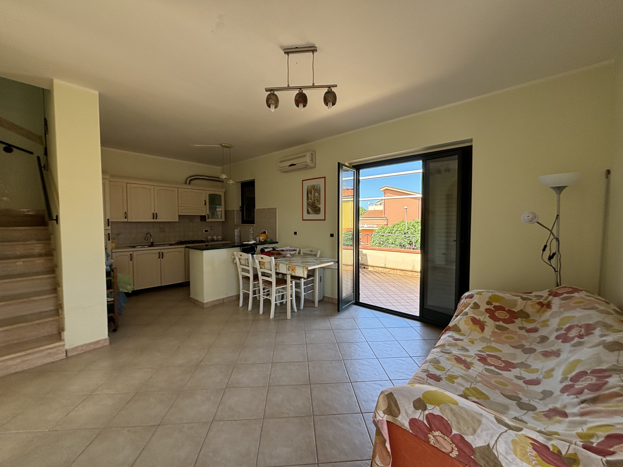 House 140m² Cirella - 100m from the Sea, Garden, 3 Bedrooms and View of the Ruins of Antica Cirella.