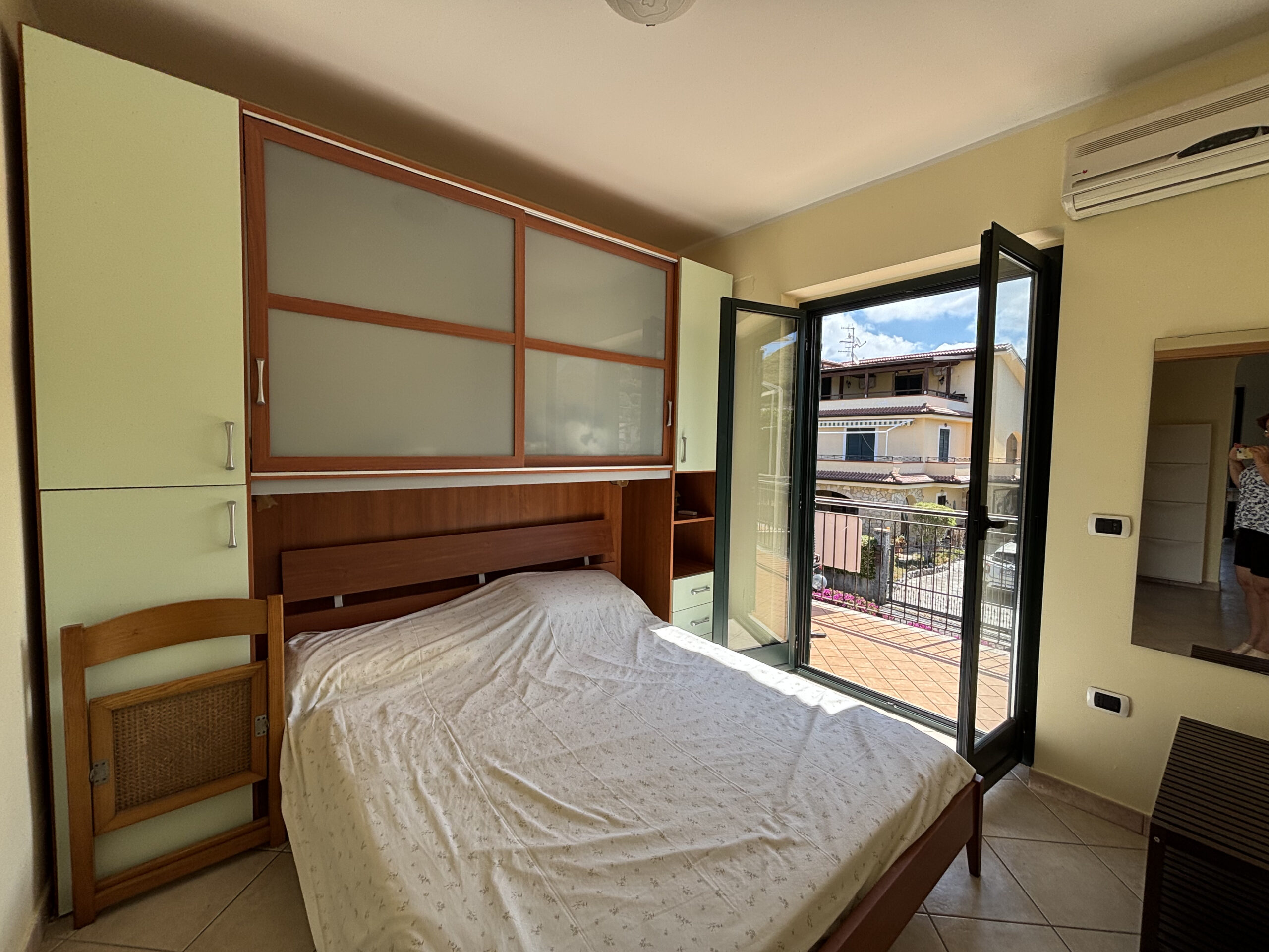 House 140m² Cirella - 100m from the Sea, Garden, 3 Bedrooms and View of the Ruins of Antica Cirella.