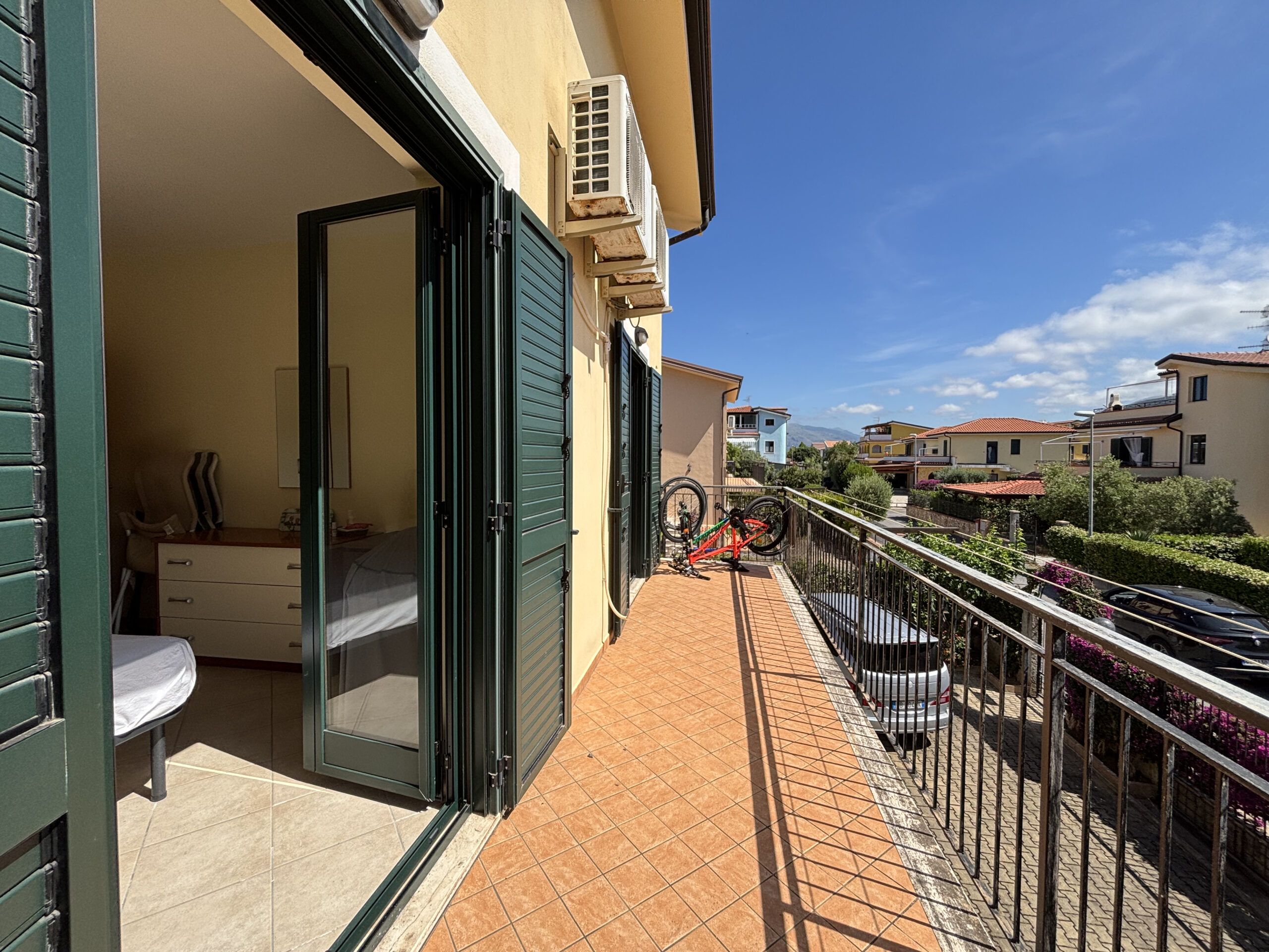 House 140m² Cirella - 100m from the Sea, Garden, 3 Bedrooms and View of the Ruins of Antica Cirella.