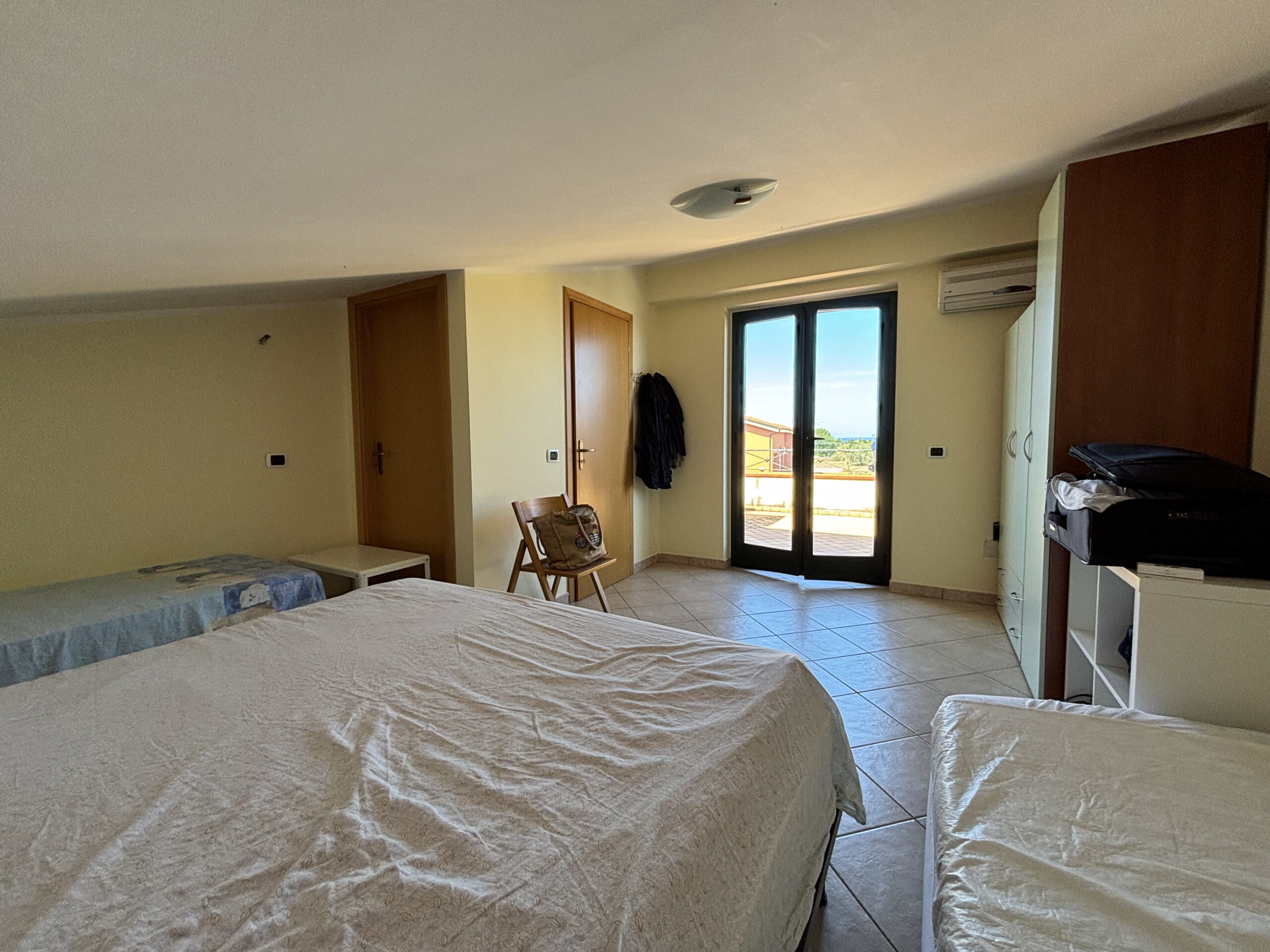 House 140m² Cirella - 100m from the Sea, Garden, 3 Bedrooms and View of the Ruins of Antica Cirella.