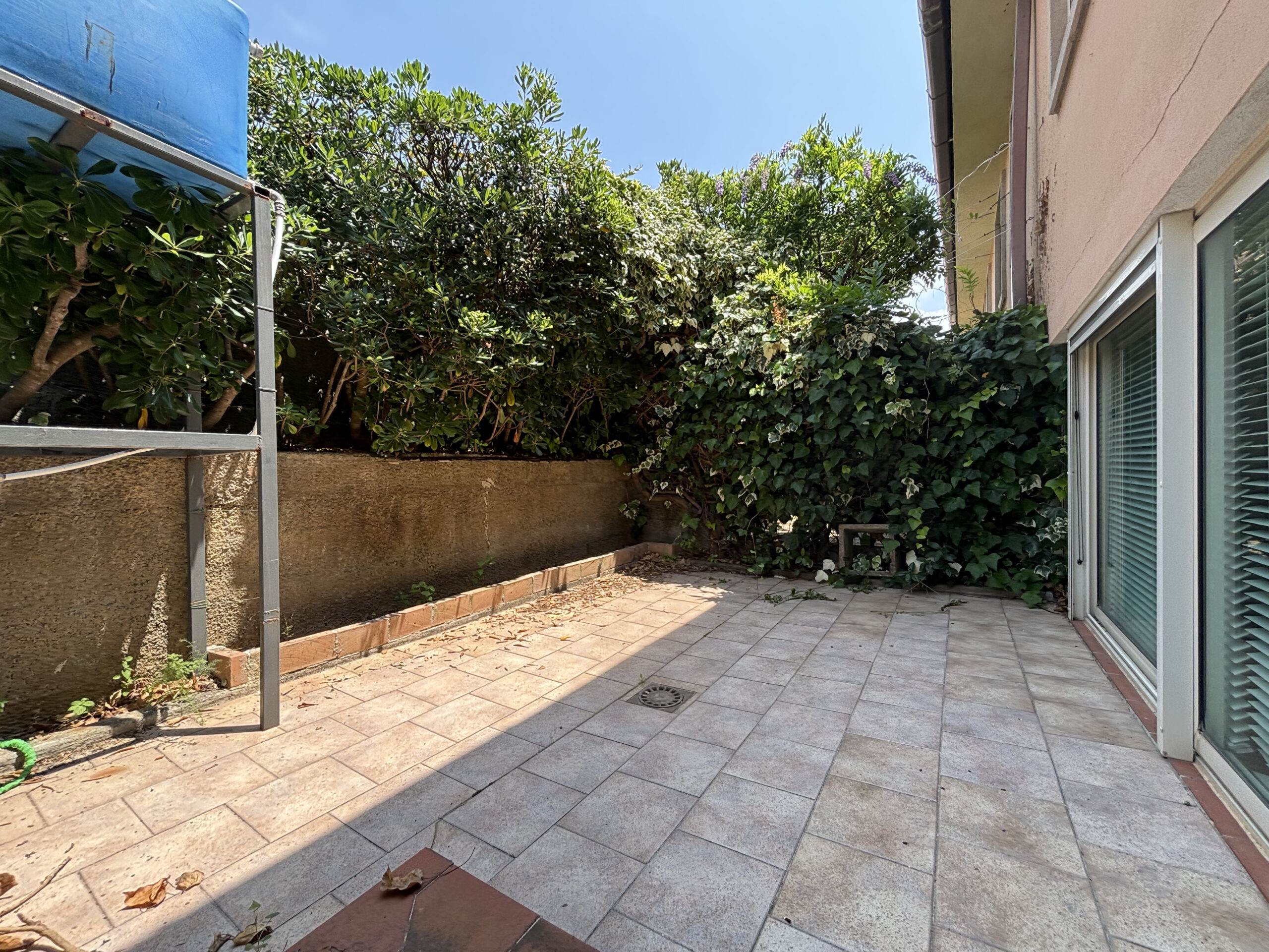 Segmented Villa 120m² - Terme Luigiane, Close to the Sea, Panoramic Terrace and Two Gardens.