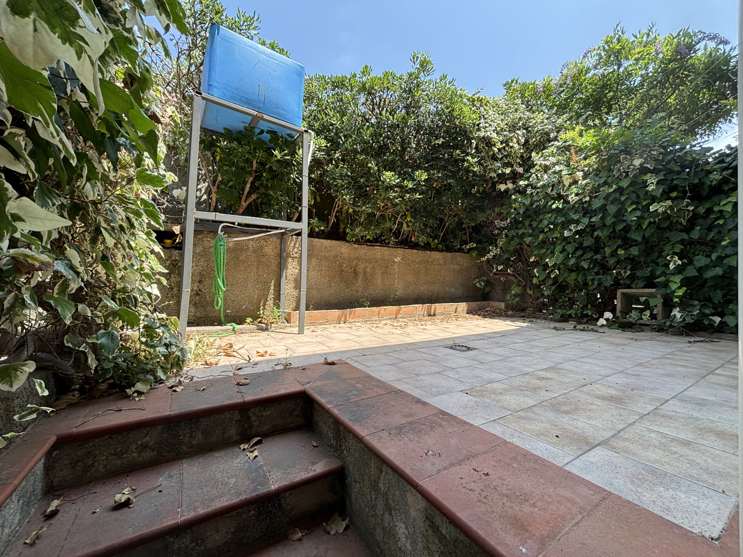 Segmented Villa 120m² - Terme Luigiane, Close to the Sea, Panoramic Terrace and Two Gardens.