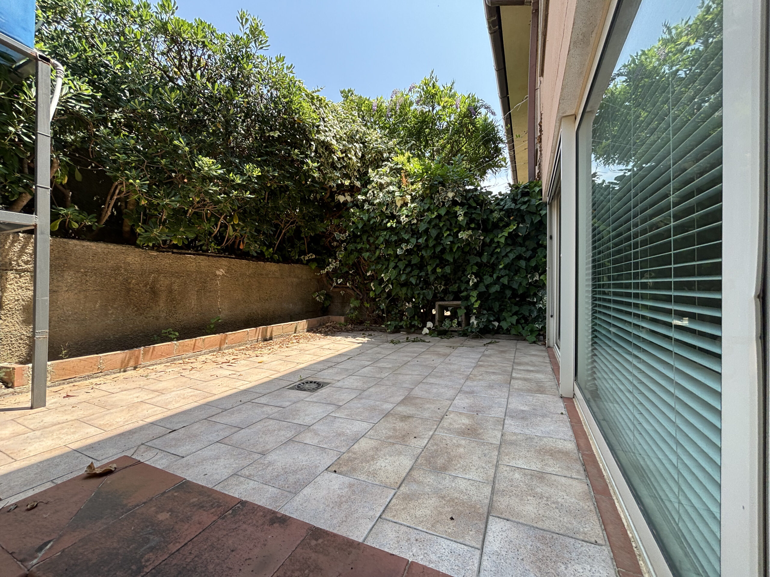 Segmented Villa 120m² - Terme Luigiane, Close to the Sea, Panoramic Terrace and Two Gardens.