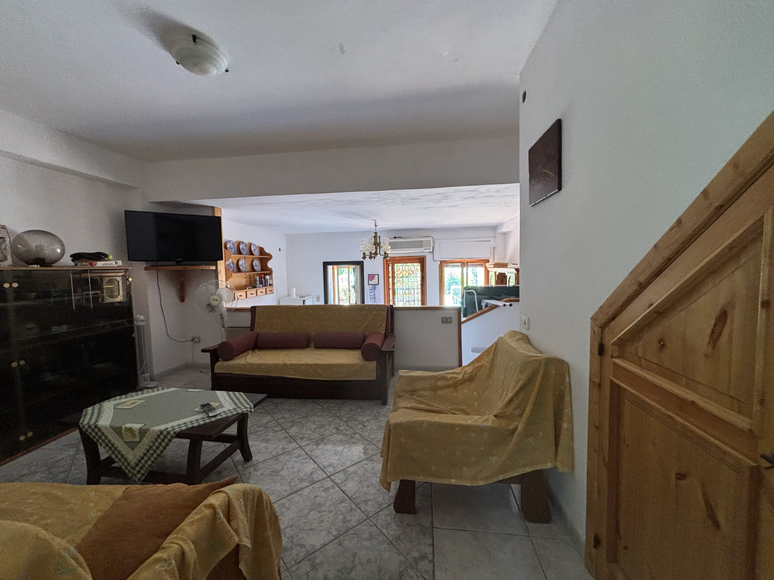 Segmented Villa 120m² - Terme Luigiane, Close to the Sea, Panoramic Terrace and Two Gardens.