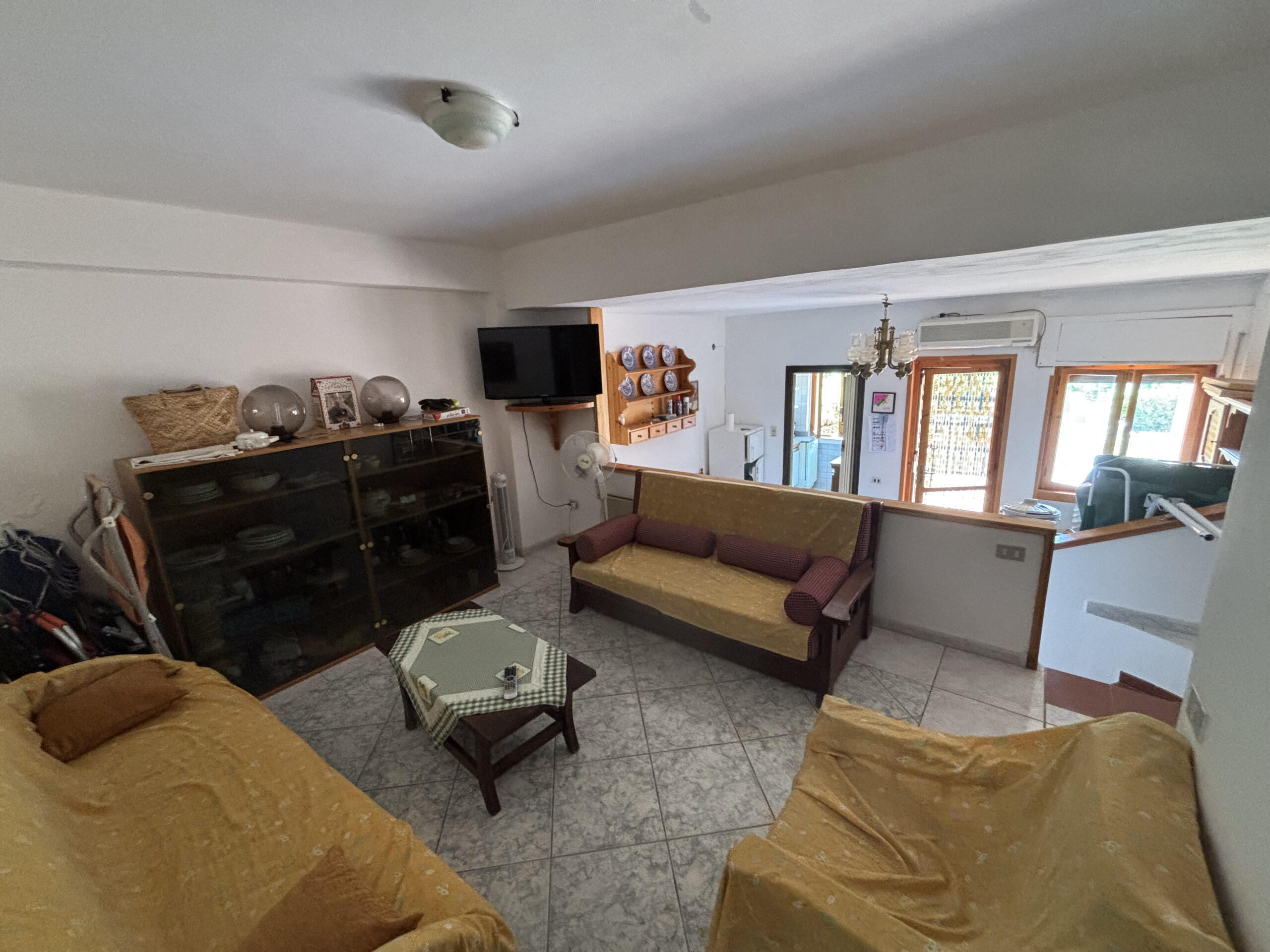 Segmented Villa 120m² - Terme Luigiane, Close to the Sea, Panoramic Terrace and Two Gardens.