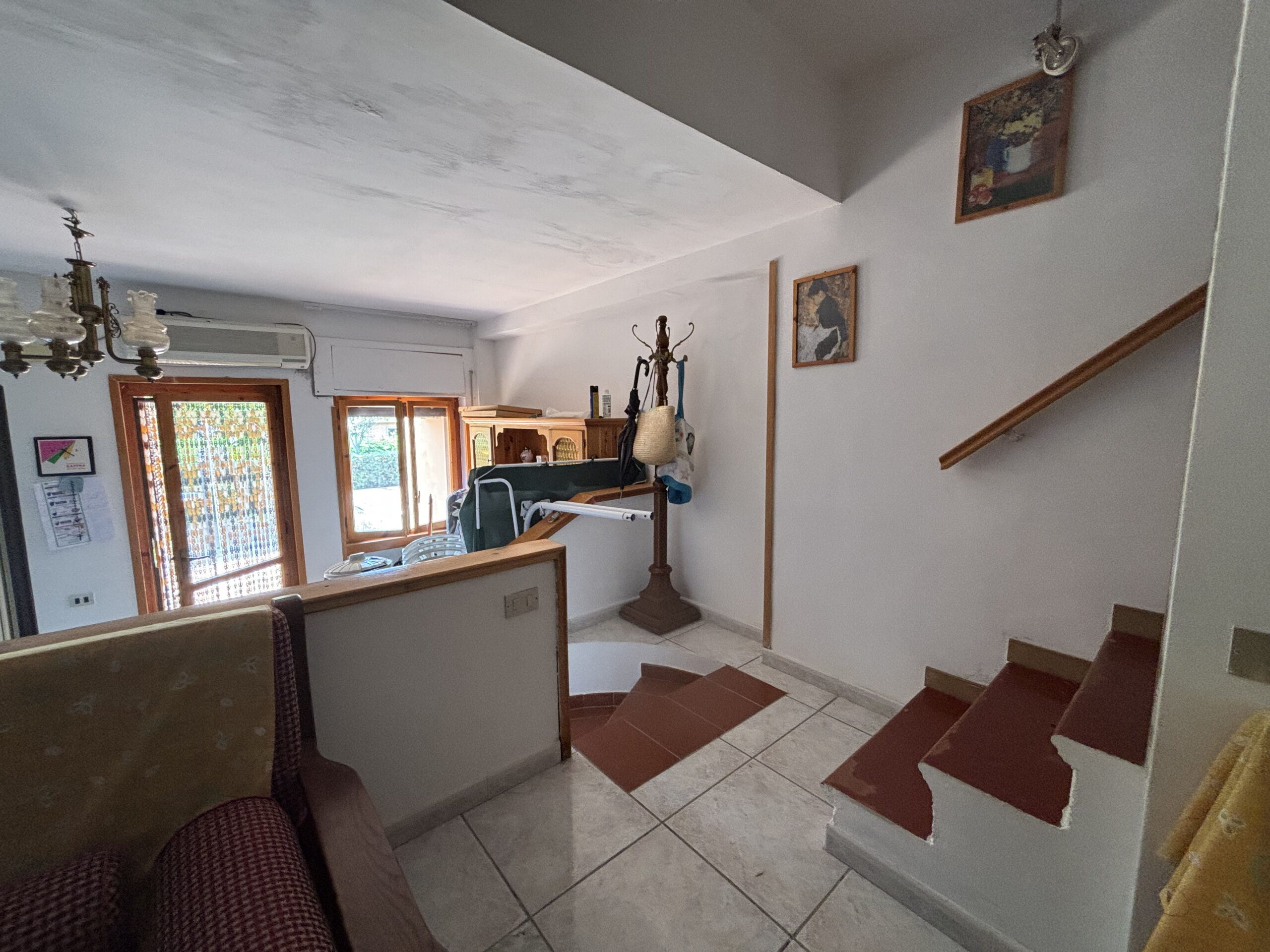 Segmented Villa 120m² - Terme Luigiane, Close to the Sea, Panoramic Terrace and Two Gardens.