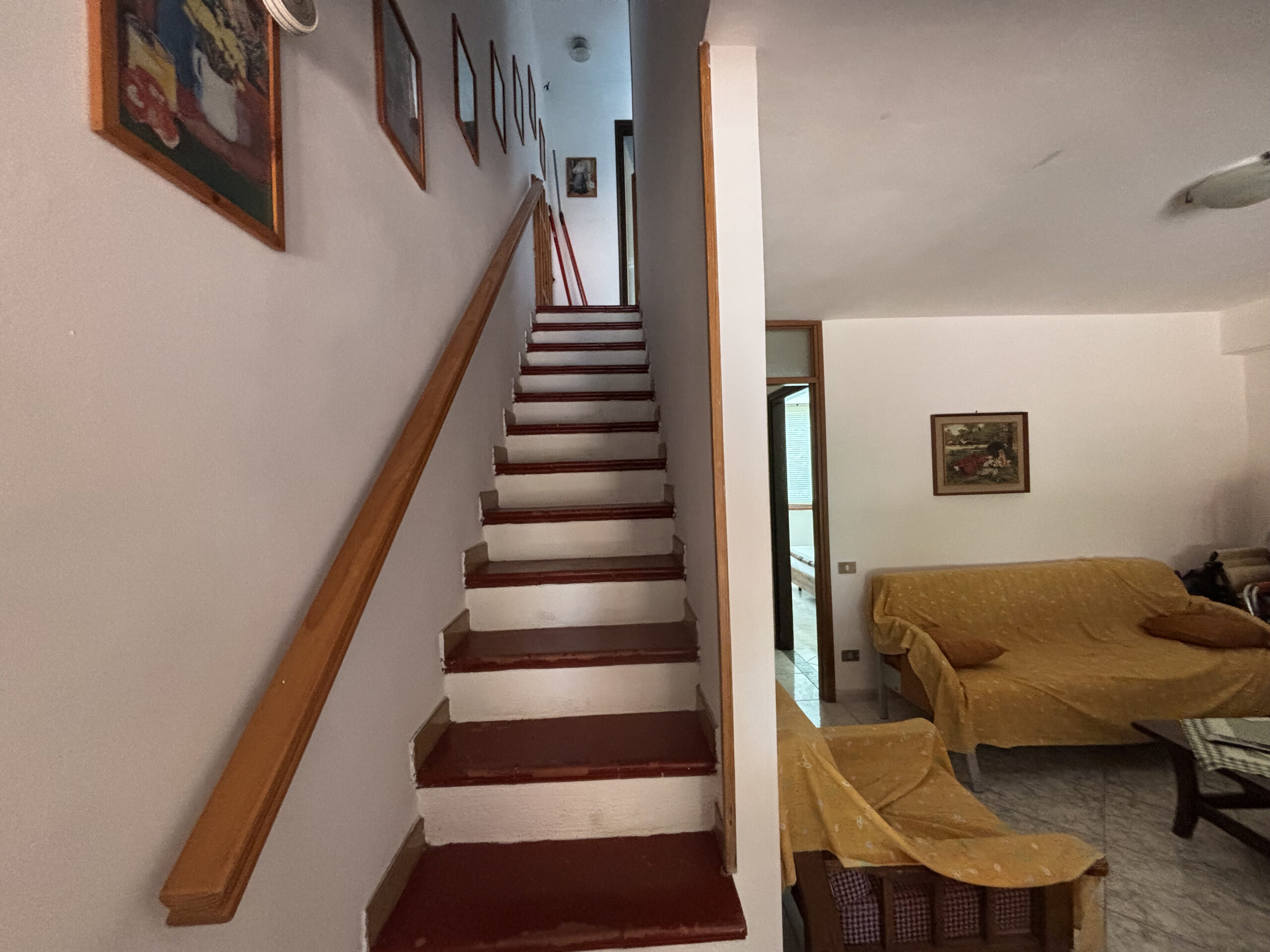 Segmented Villa 120m² - Terme Luigiane, Close to the Sea, Panoramic Terrace and Two Gardens.