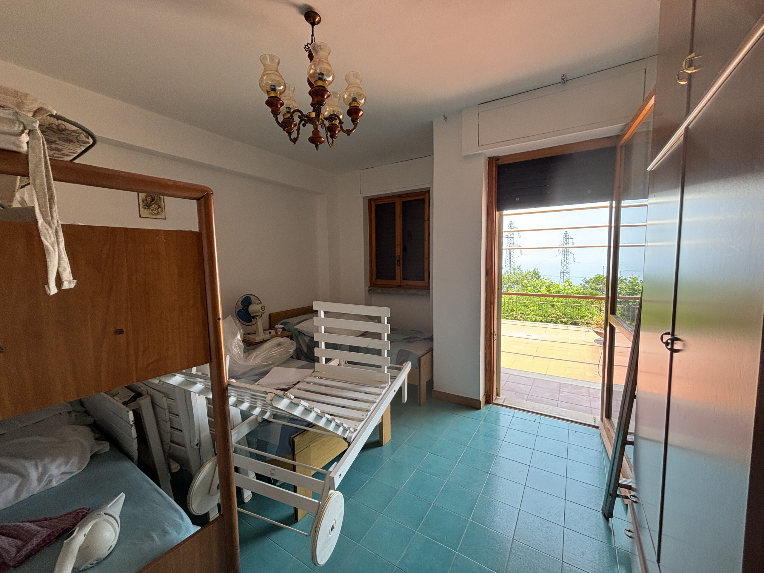 Segmented Villa 120m² - Terme Luigiane, Close to the Sea, Panoramic Terrace and Two Gardens.